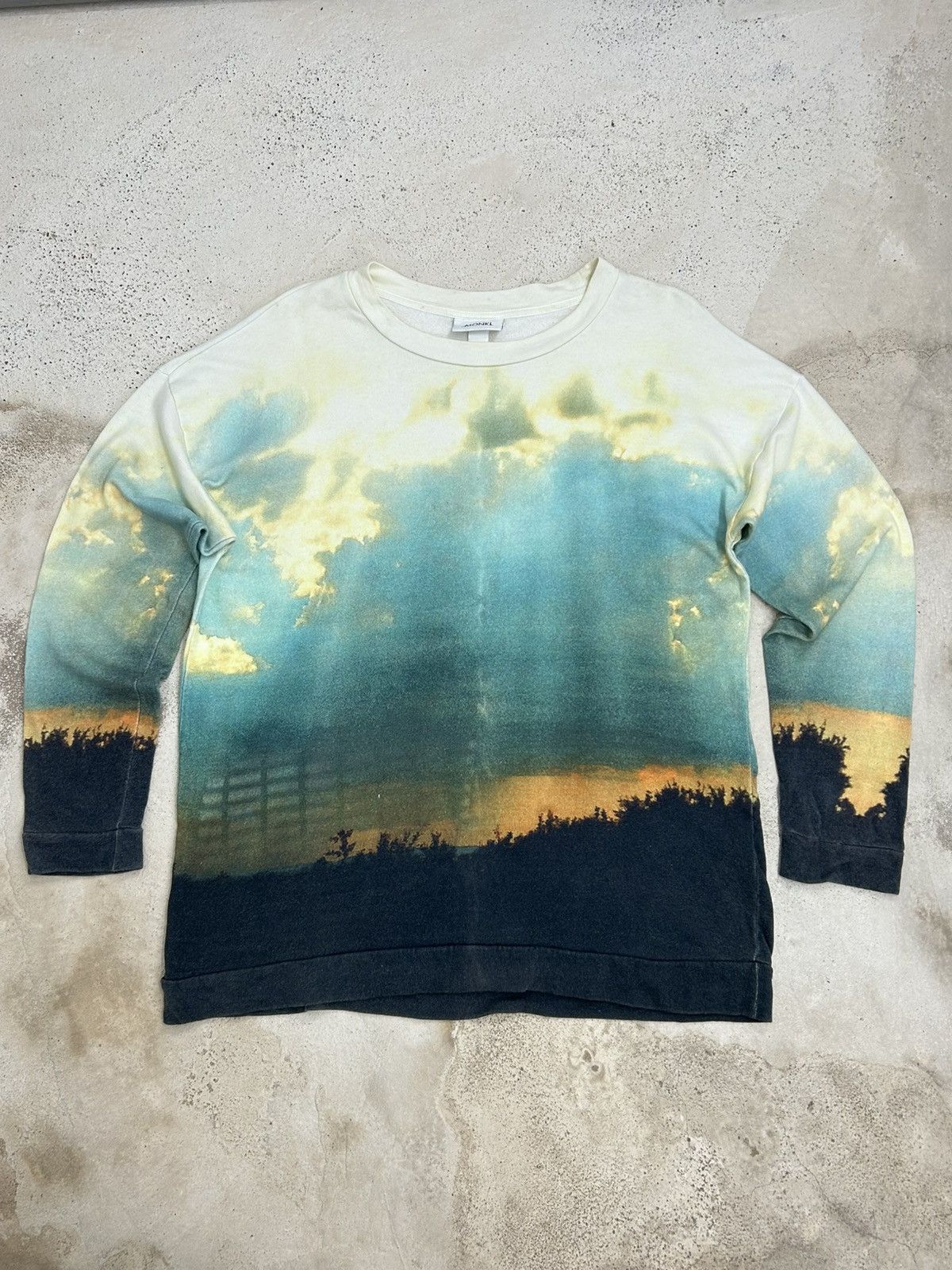 Designer × Japanese Brand Monki - Scenic Sunset Gradient w/ Vibrant Sky Hues Size US L / EU 52-54 / 3 - 2 Thumbnail