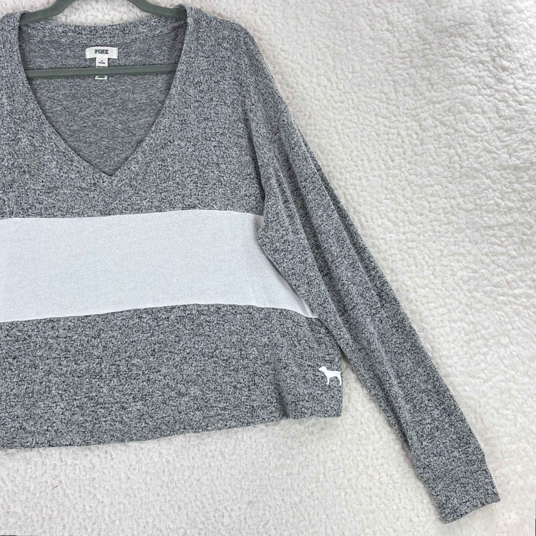 Victoria's Secret PINK Victoria's Secret Shirt Womens Medium Gray Colorblock V-Neck Long Sleeve Size M / US 6-8 / IT 42-44 - 4 Thumbnail