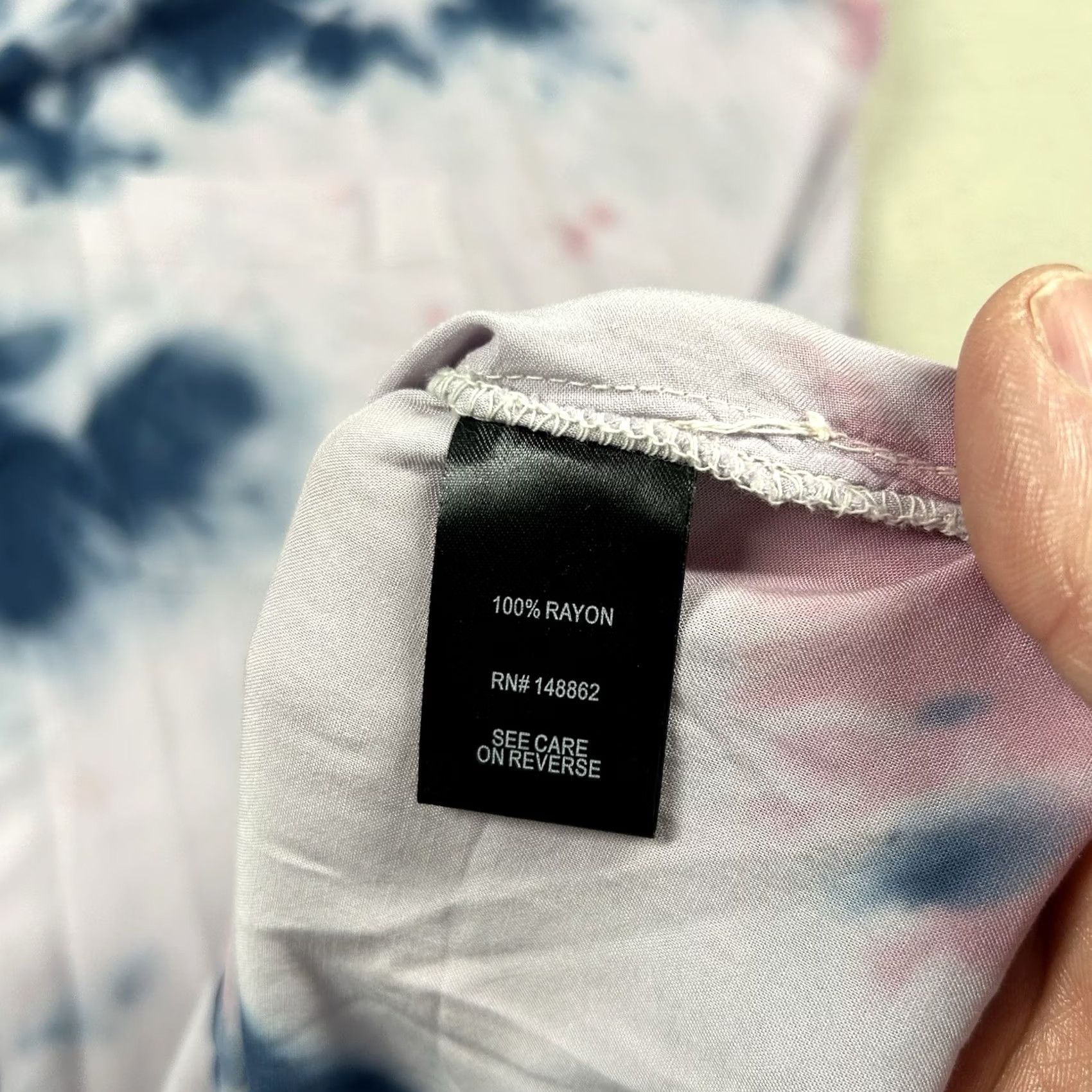 Torrid Torrid Top Womens 3X Button-Up Rayon Tie-Dye Challis Lightweight Plus Shirt Womens Short Sleeve V-Neck Geometric Pattern Multicolor Size XXL / US 16-18 / IT 52-54 - 5 Thumbnail