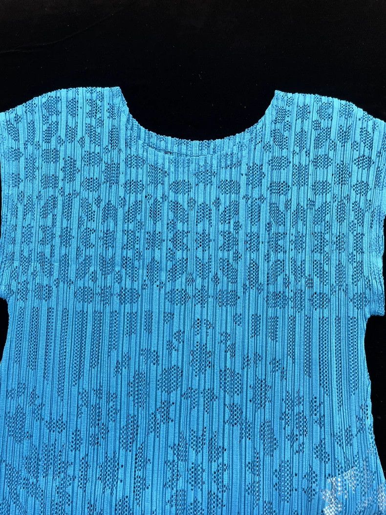 Issey Miyake Issey Miyake size:3 A long blue hollowed-out top Size M / US 6-8 / IT 42-44 - 2 Thumbnail