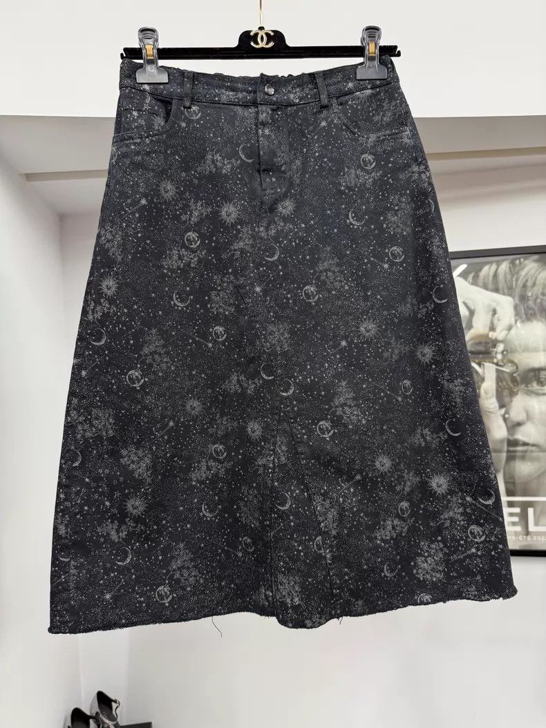 Dior Dior Size 12 Black starry sky print skirt Size 32" / US 10 / IT 46 - 1 Thumbnail