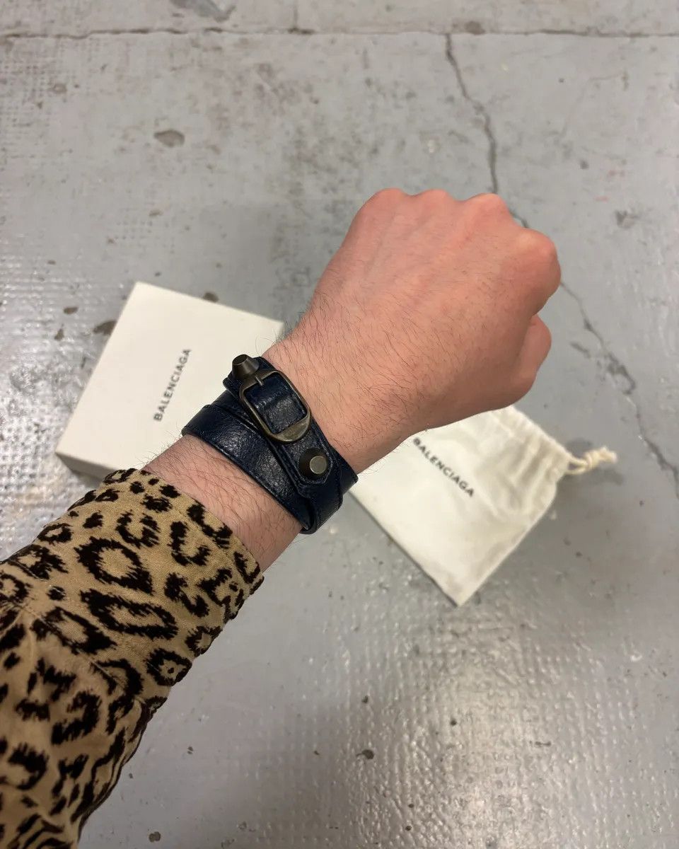 Balenciaga 2010s Balenciaga Navy Leather Studded Arena Bracelet Size ONE SIZE - 1 Thumbnail