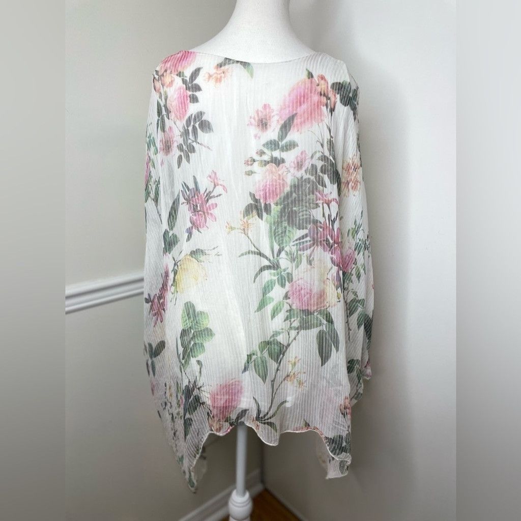 Other Made in Italy Silk Sheer Floral Overlay Cape Top Size XL / US 12-14 / IT 48-50 - 7 Thumbnail