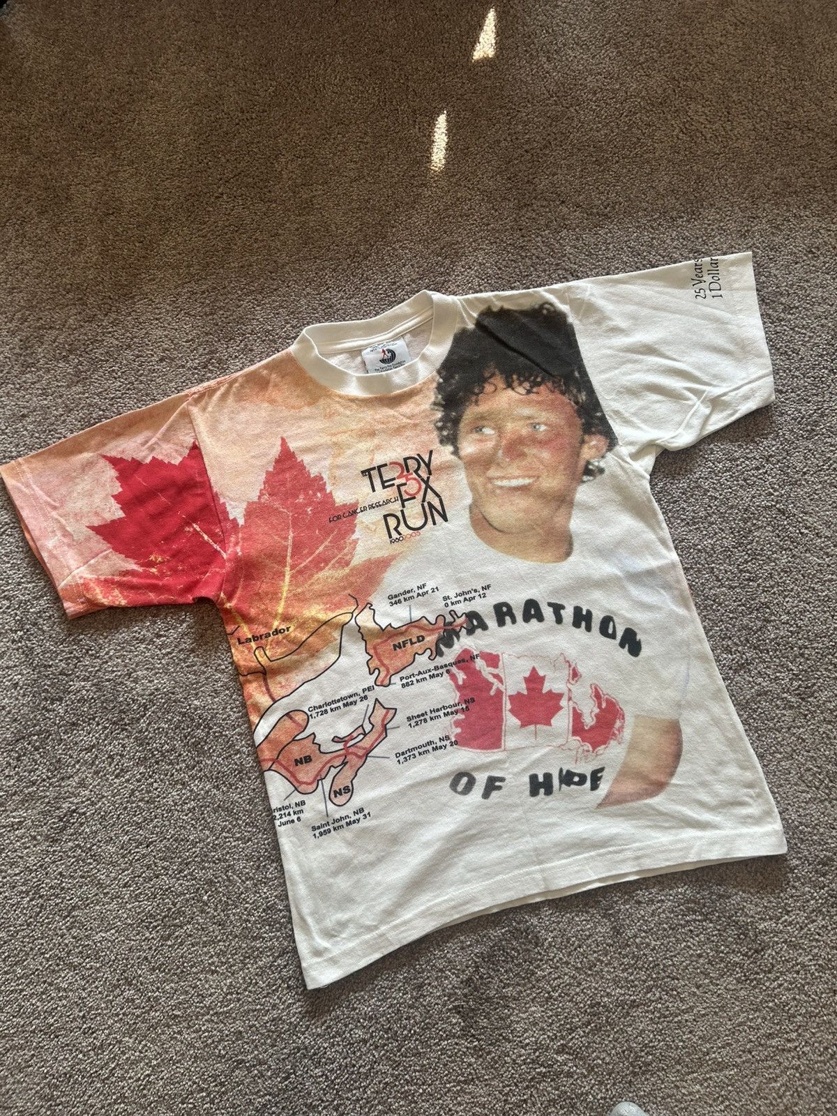 Vintage Vintage 2005 Terry Fox Marathon Of Hope All Over Print Size US S / EU 44-46 / 1 - 2 Thumbnail