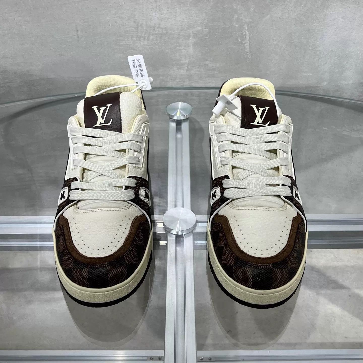Louis Vuitton LV Trainer white brown monogram UK6/40 Size US 7 / EU 40 - 1 Thumbnail