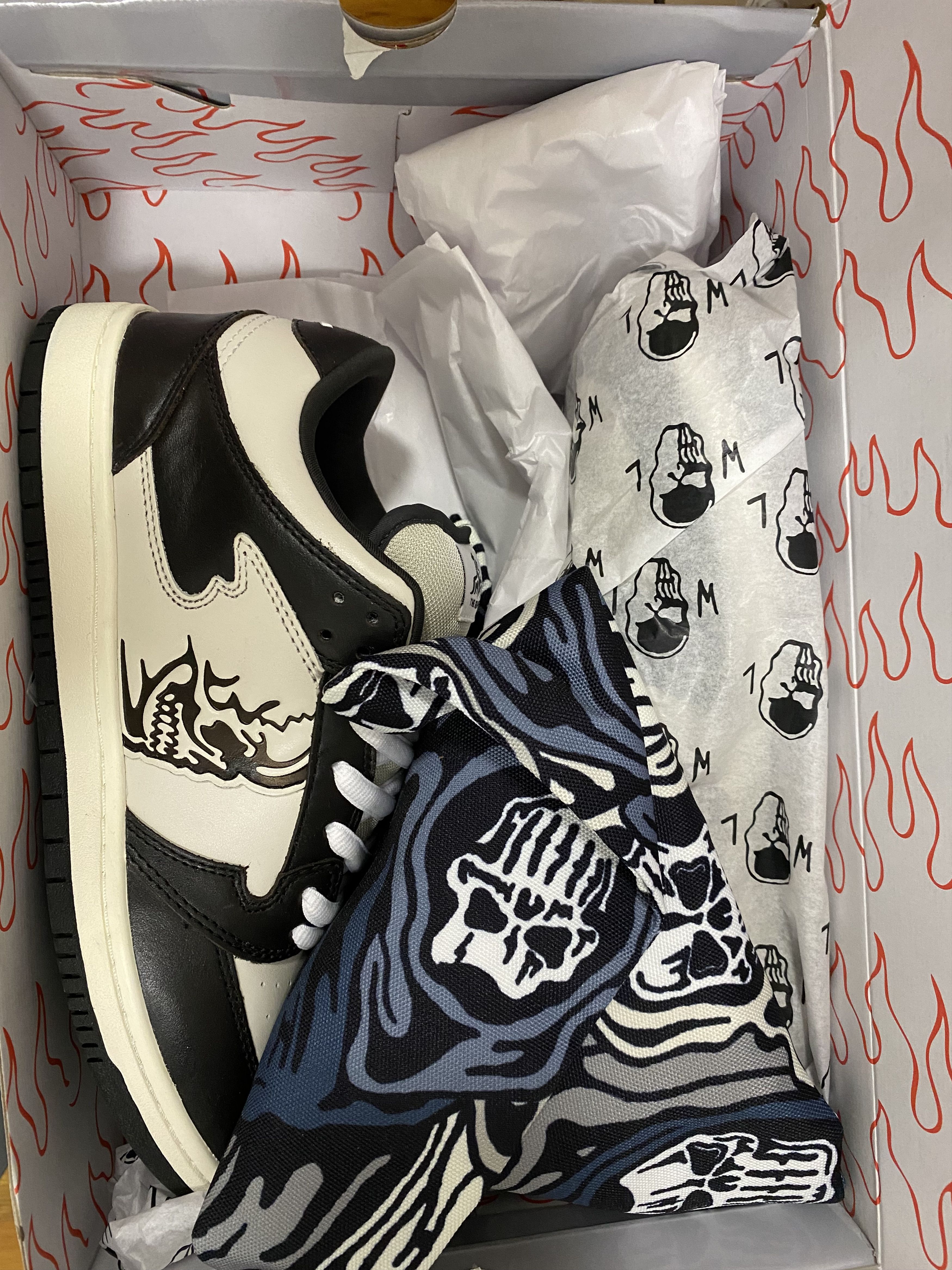 Warren Lotas Warren Lotas Bone Reaper Dunks Size US 10.5 / EU 43-44 - 2 Thumbnail