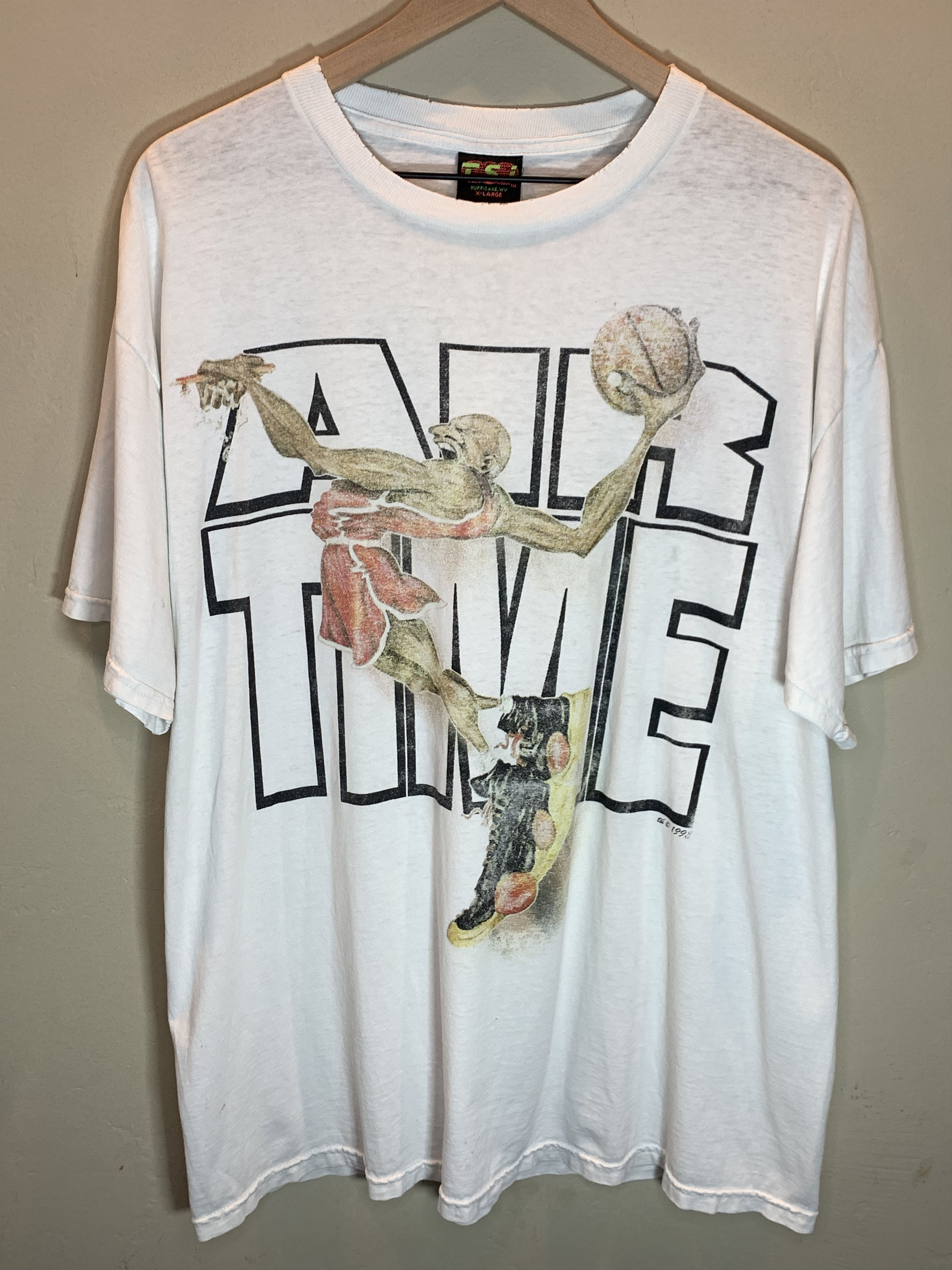 Vintage RARE Vintage 90’s Air Time Basketball Dunk Art Faded T-Shirt Size US XL / EU 56 / 4 - 1 Thumbnail
