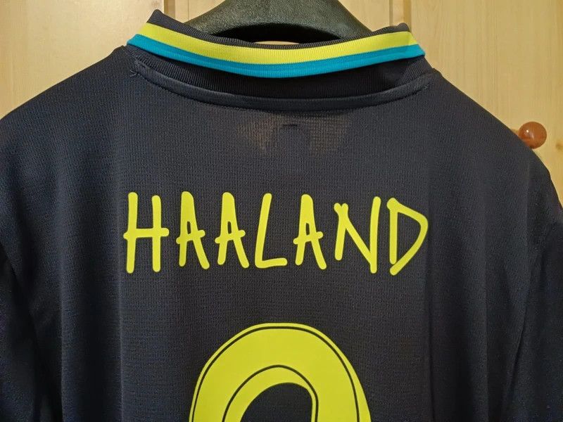 Puma Puma Manchester City 2024/25 Away Shirt (Haaland 9) Size US M / EU 48-50 / 2 - 5 Thumbnail