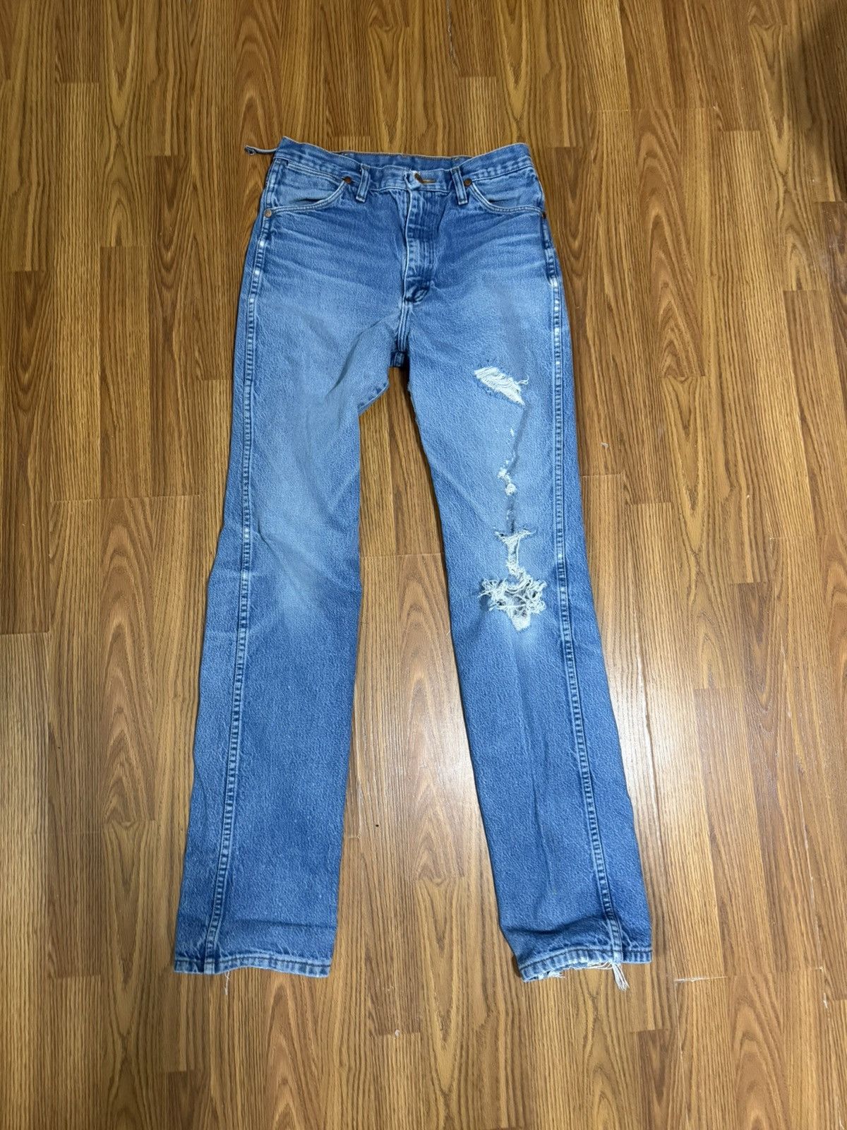 Wrangler Wrangler Distressed Straight Leg Jeans 31x36 Size US 31 - 1 Thumbnail