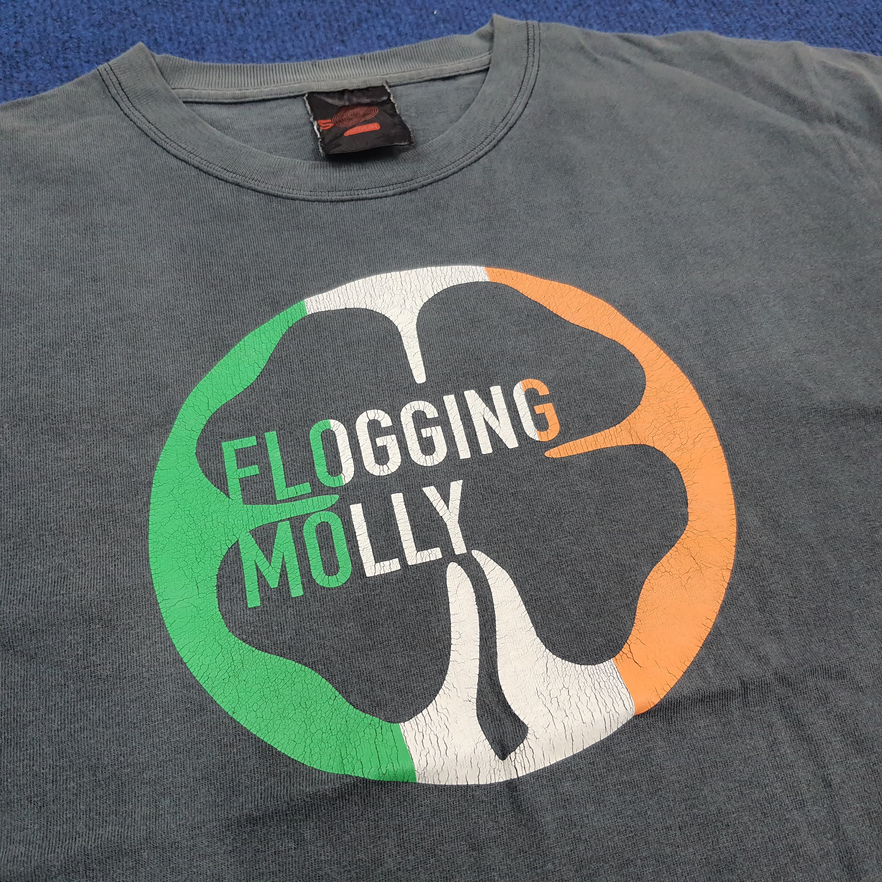 Band Tees × Vintage Vintage FLOGGING MOLLY American Punk Band Tour Tshirt Size US M / EU 48-50 / 2 - 2 Thumbnail