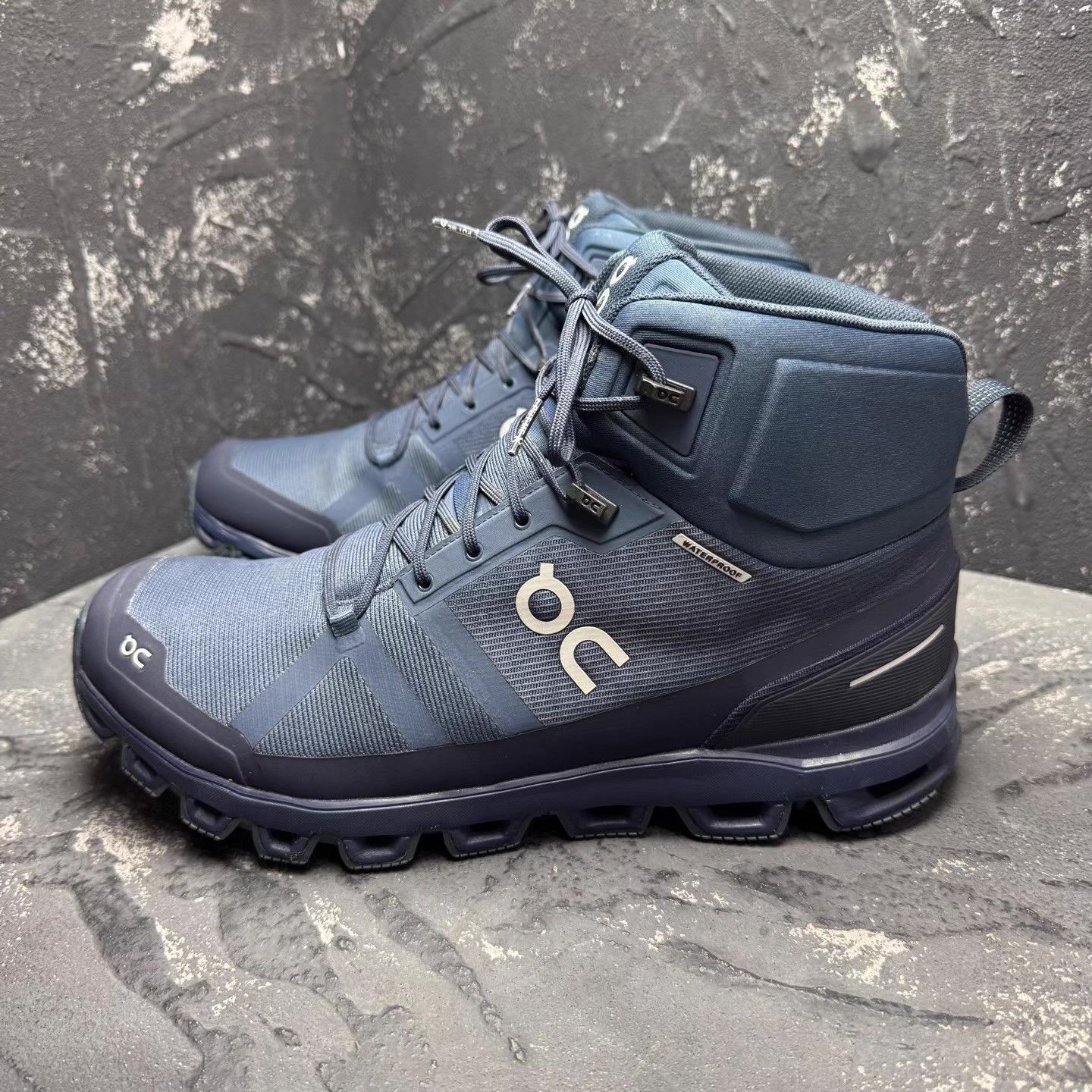 On OnRunningLightweight High-Top Running Shoes, Navy Blue Q10 Size US 11 / EU 44 - 7 Thumbnail