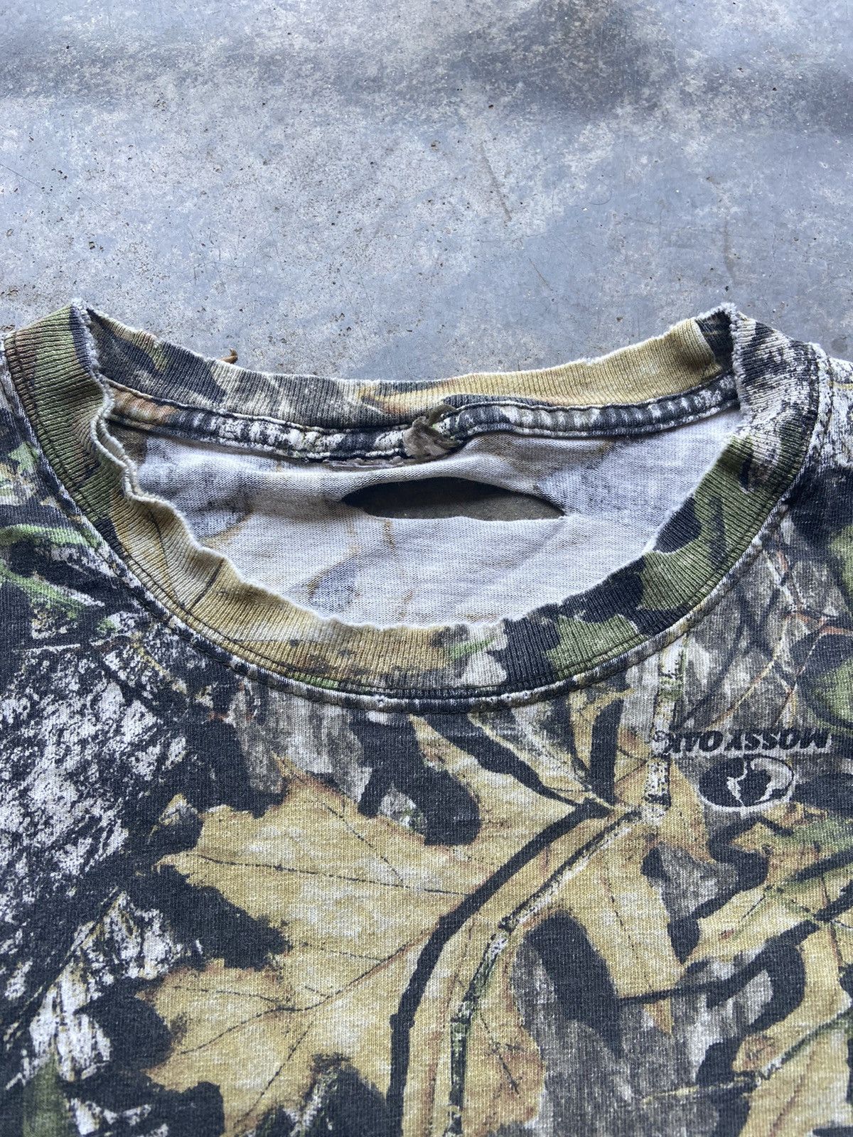 Vintage Crazy Vintage 90’s Distressed Camo T-Shirt XL Size US XL / EU 56 / 4 - 3 Thumbnail