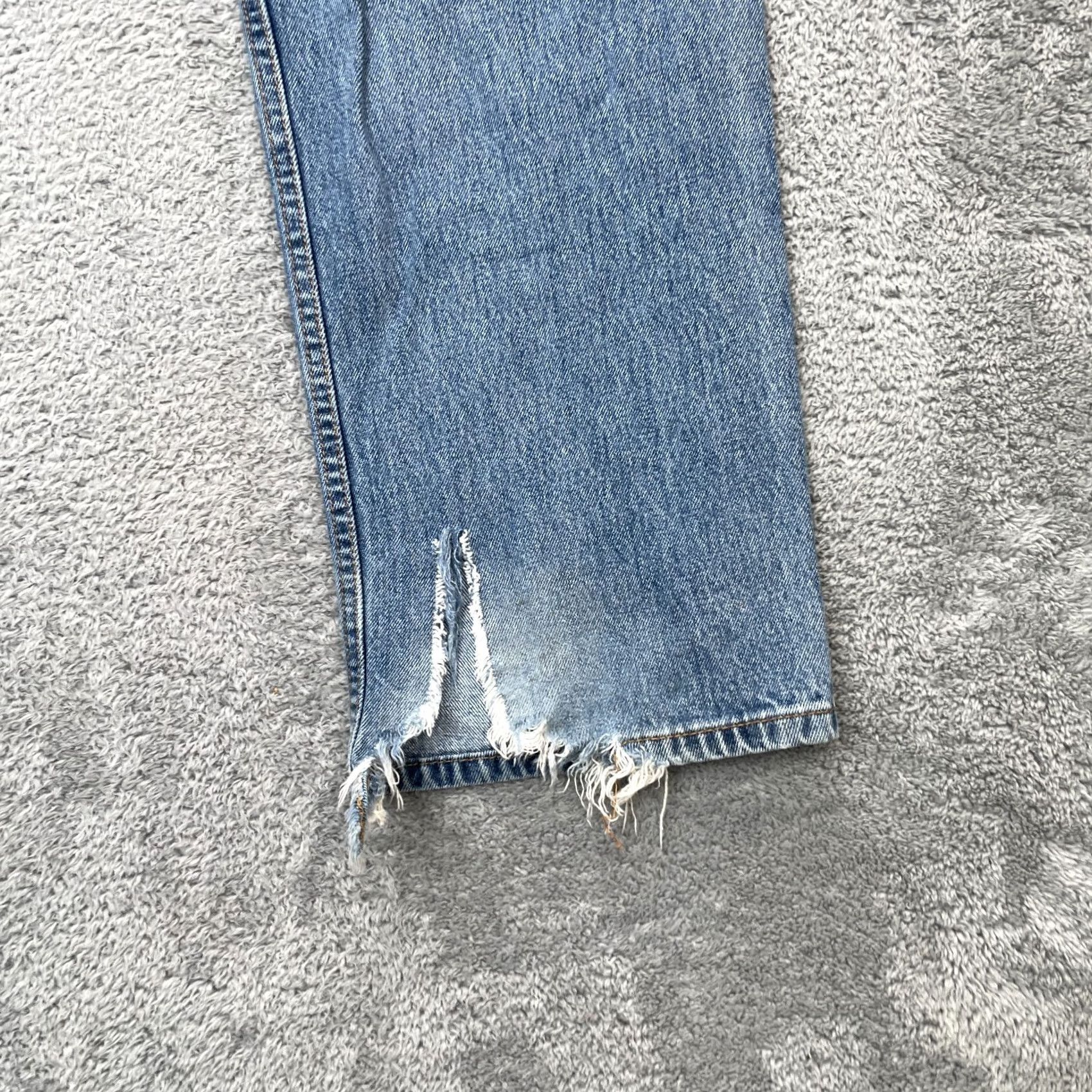 Levi's Levis 505 Jeans Mens 40x35 Blue Distressed Regular Straight Denim Cotton 5-Pocket Button Zipper Jeans Size US 40 / EU 56 - 6 Thumbnail