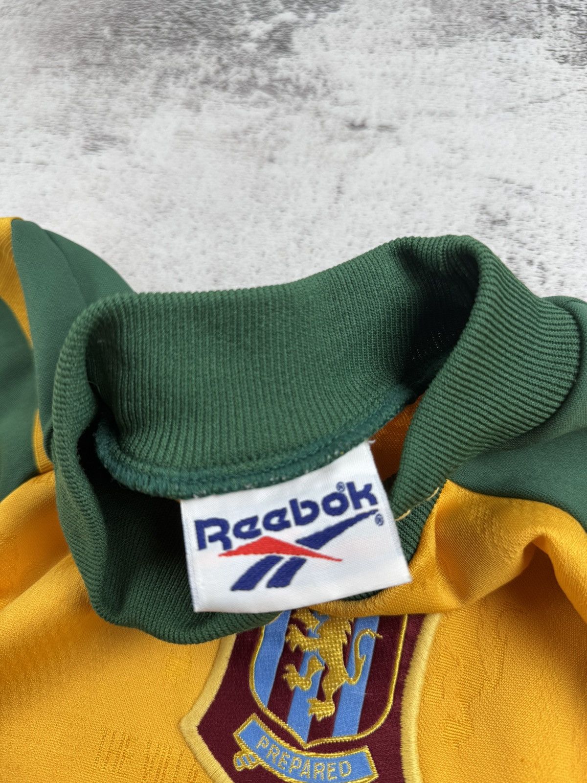 Reebok Vintage Aston Villa Goalkeeper GK Soccer Football Fan T Shirt Jersey Longsleeve Size US S / EU 44-46 / 1 - 11 Thumbnail