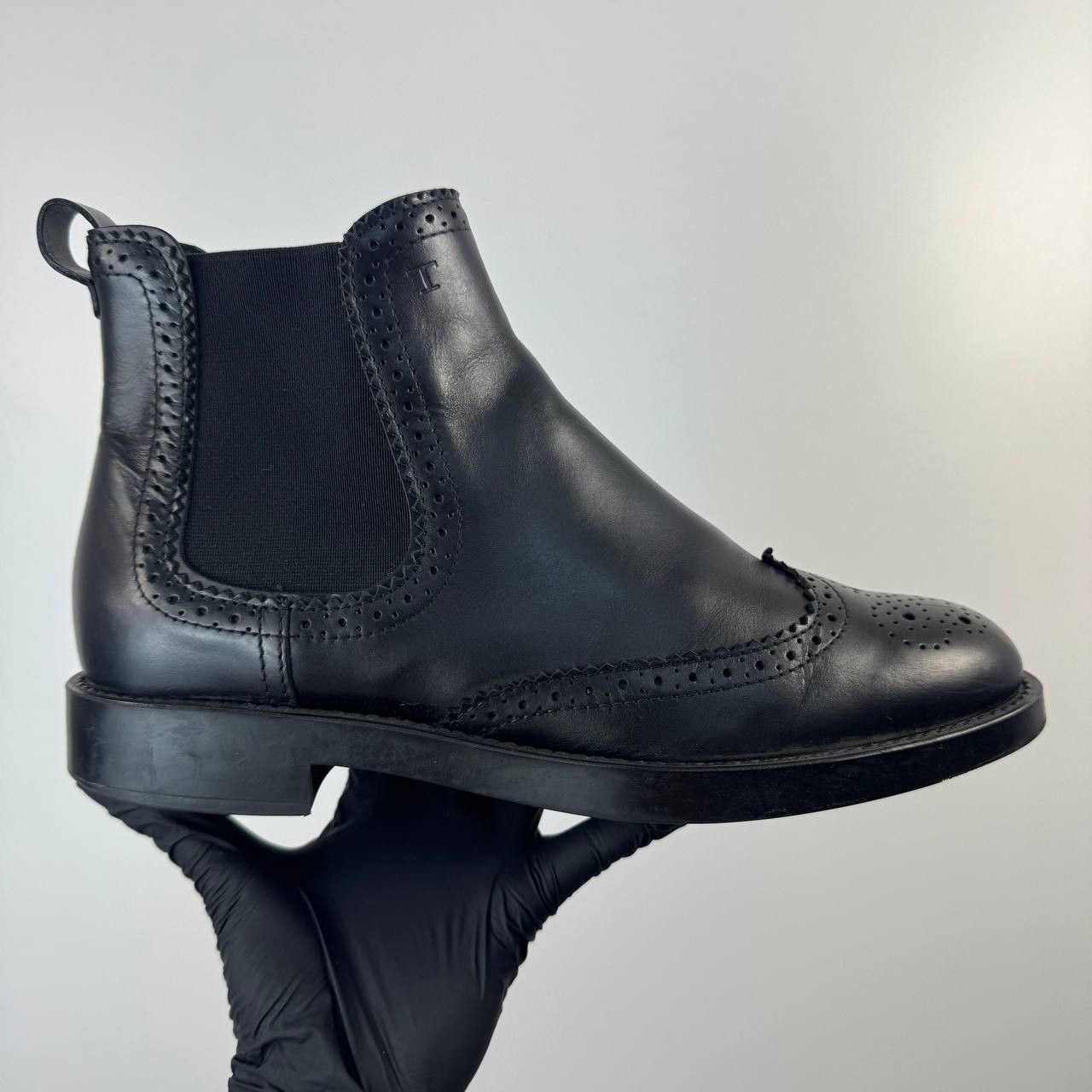 Tod's Tod’s Wingtip Chelsea Boots Black Leather Womens Size EU 36 Size US 6 / IT 36 - 7 Thumbnail