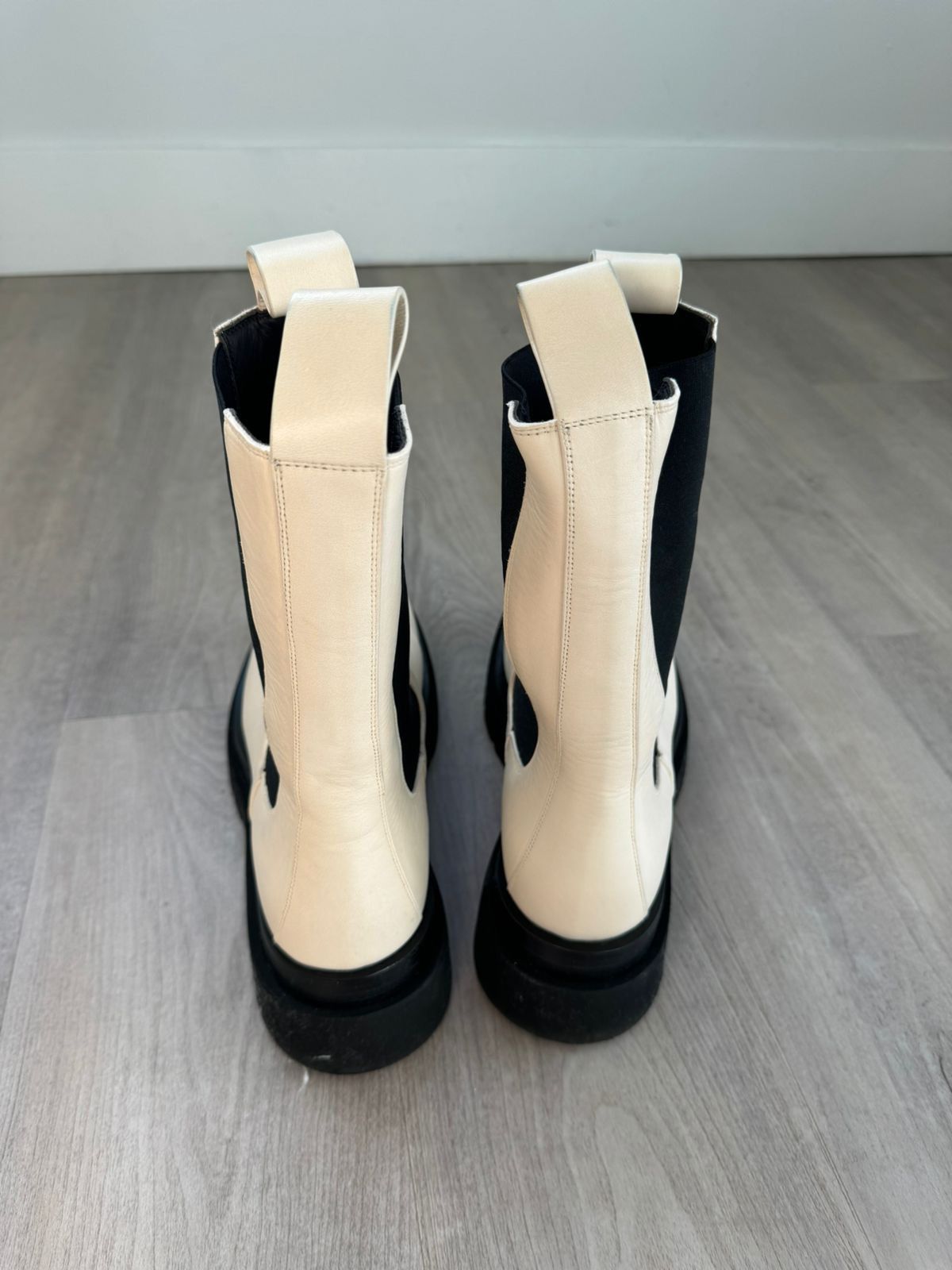 Bottega Veneta Bottega Veneta Off-White 'The Lug' Boots Size US 10 / EU 43 - 4 Thumbnail