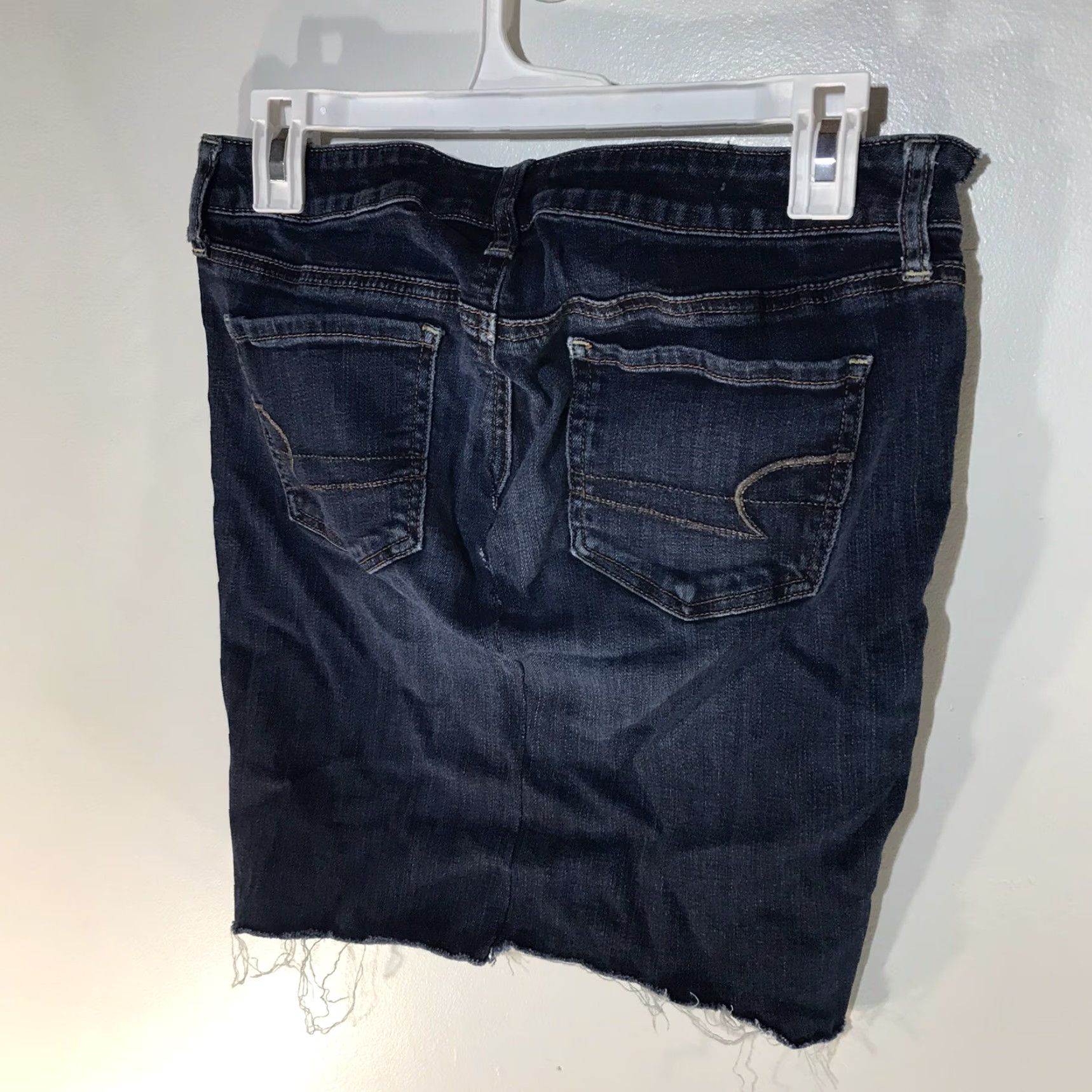 American Eagle Outfitters American Eagle Denim Mini Skirt Womens Size 8 Blue Distressed Casual 90s Size 30" / US 8 / IT 44 - 3 Thumbnail