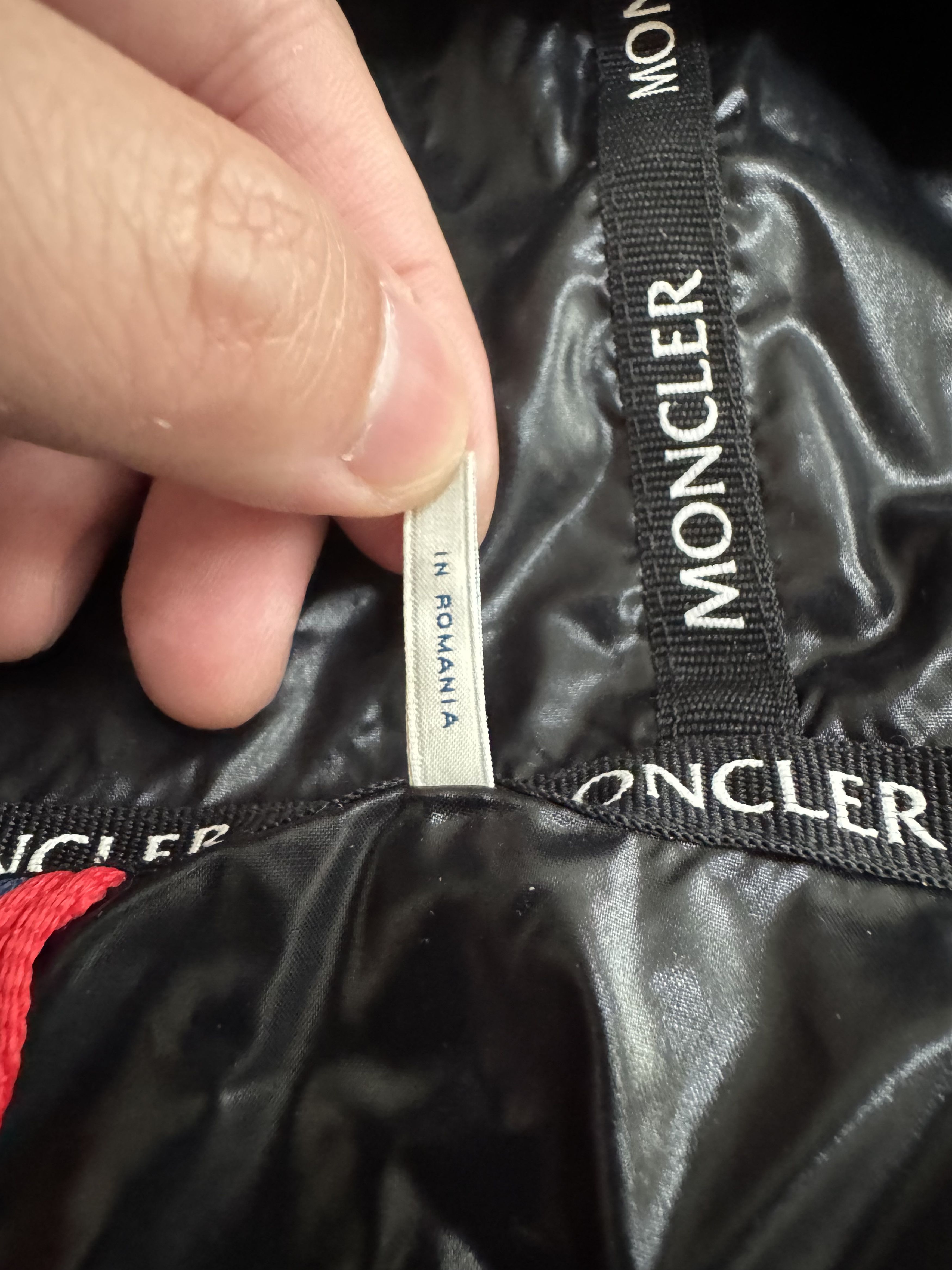 Moncler AUTH MONCLER GIDAYU BLACK JACKET (SIZE 3 – FITS MED / LRG) Size US L / EU 52-54 / 3 - 10 Thumbnail