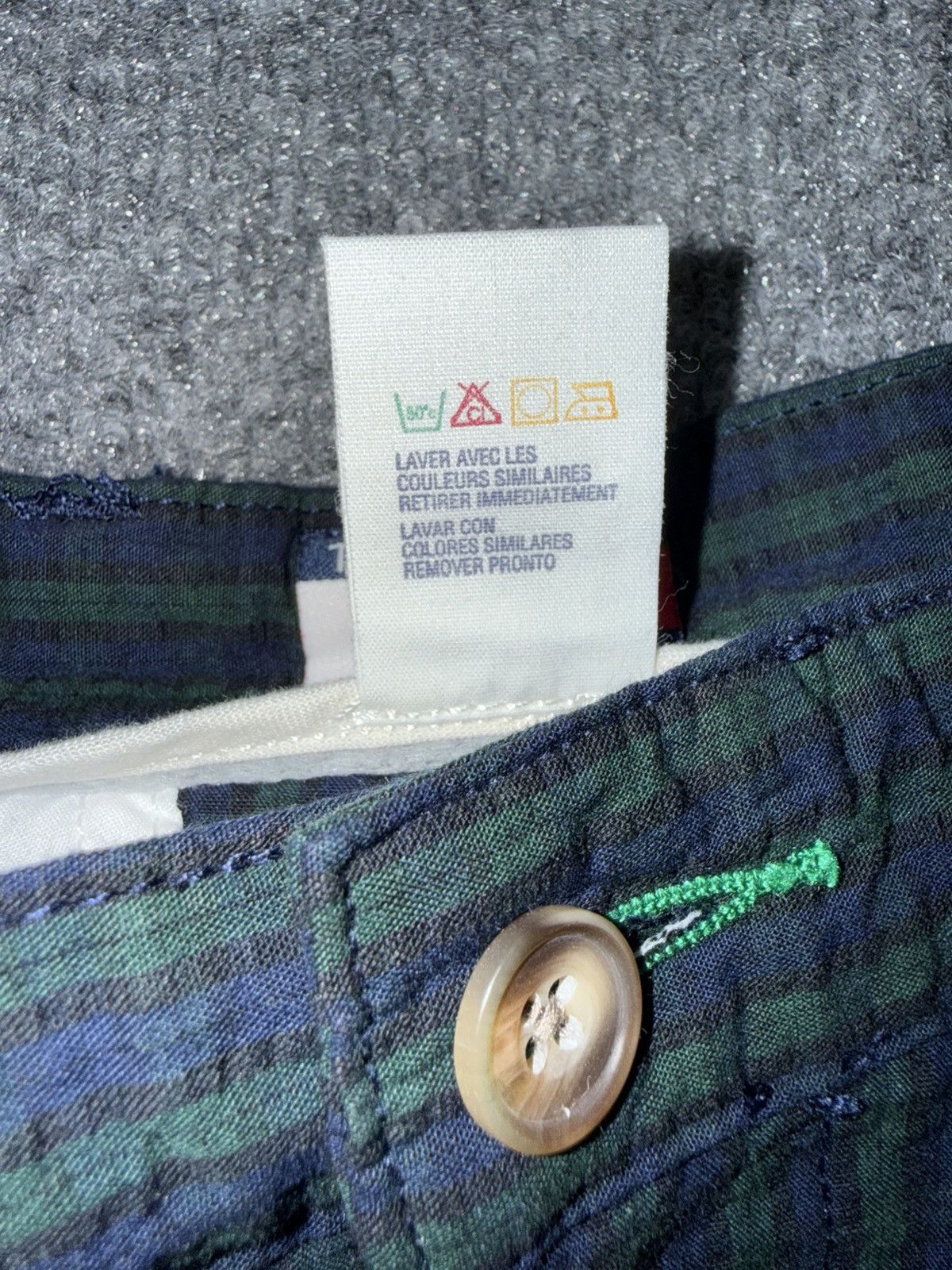 Tommy Hilfiger Vintage Tommy Hilfiger Pleated Plaid Shorts Size 34 Size US 34 / EU 50 - 6 Thumbnail