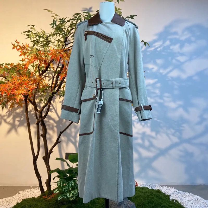 Burberry Women's Cotton Trench Coat in Grey