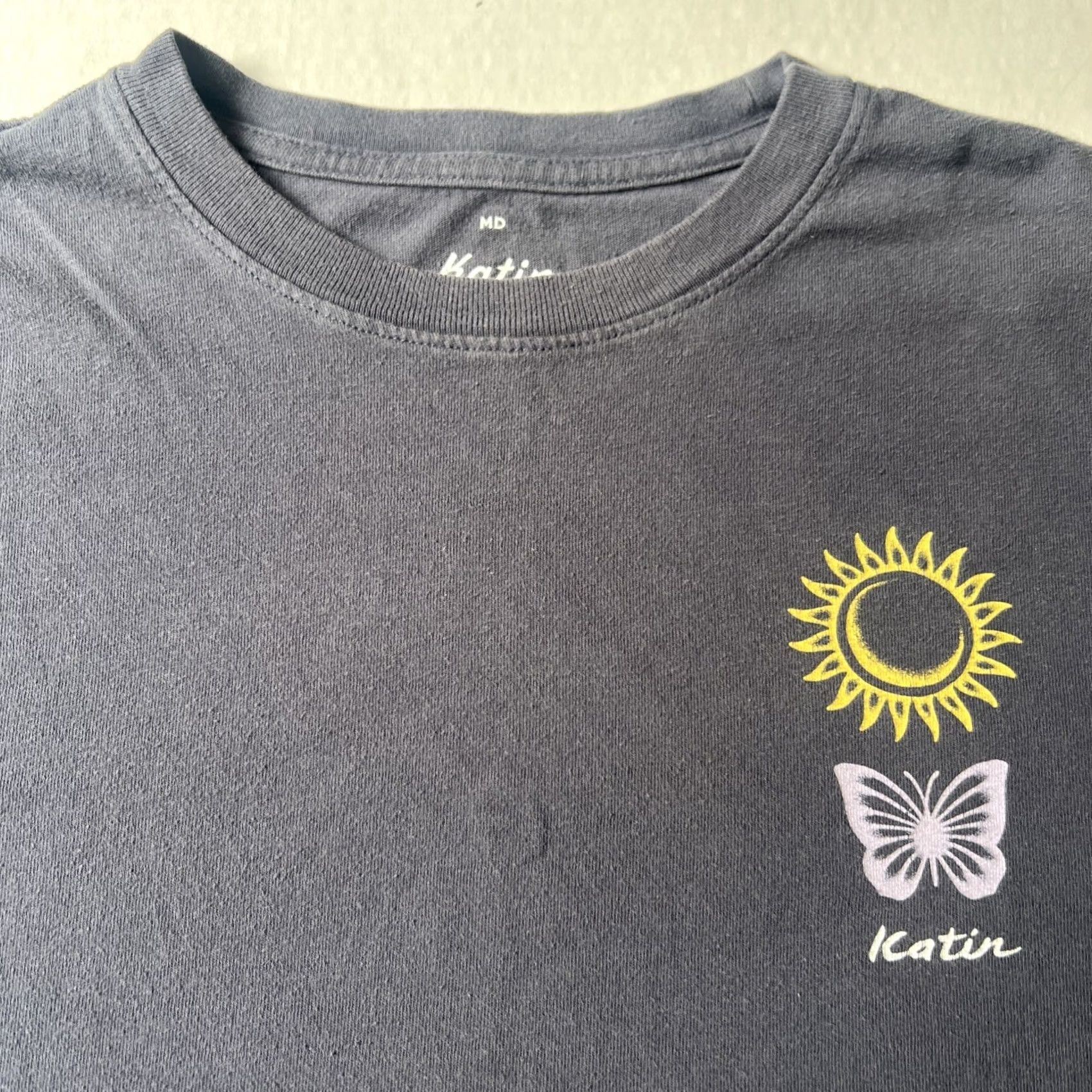 Katin Katin Shirt Women’s Medium Blue Surfer Surf Sun Butterfly Earth Logo Crew Neck Short Sleeve 100% Cotton Size M / US 6-8 / IT 42-44 - 3 Thumbnail