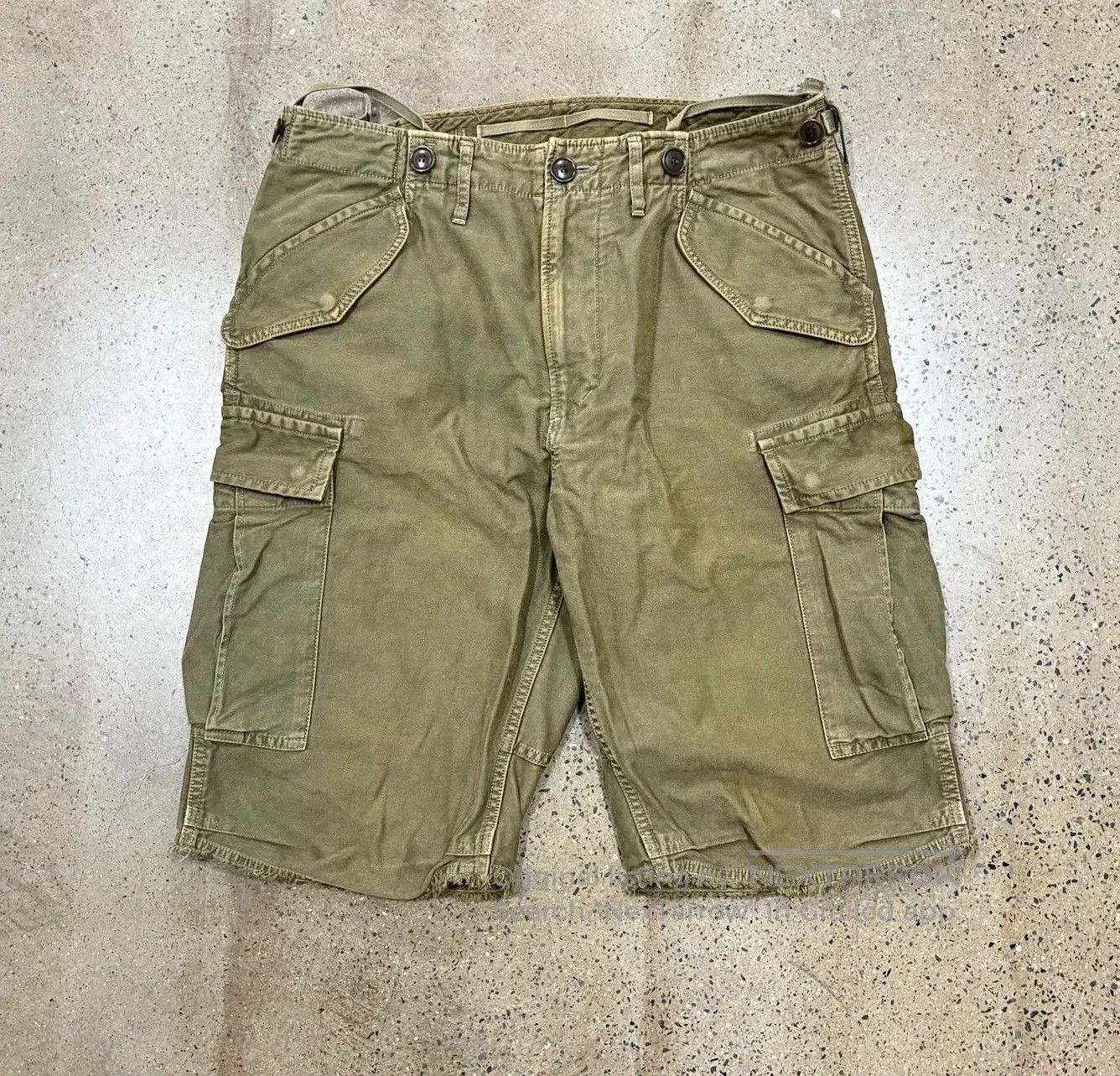 Visvim Visvim Olive Green Cargo Shorts for Men. Size US 28 / EU 44 - 1 Thumbnail