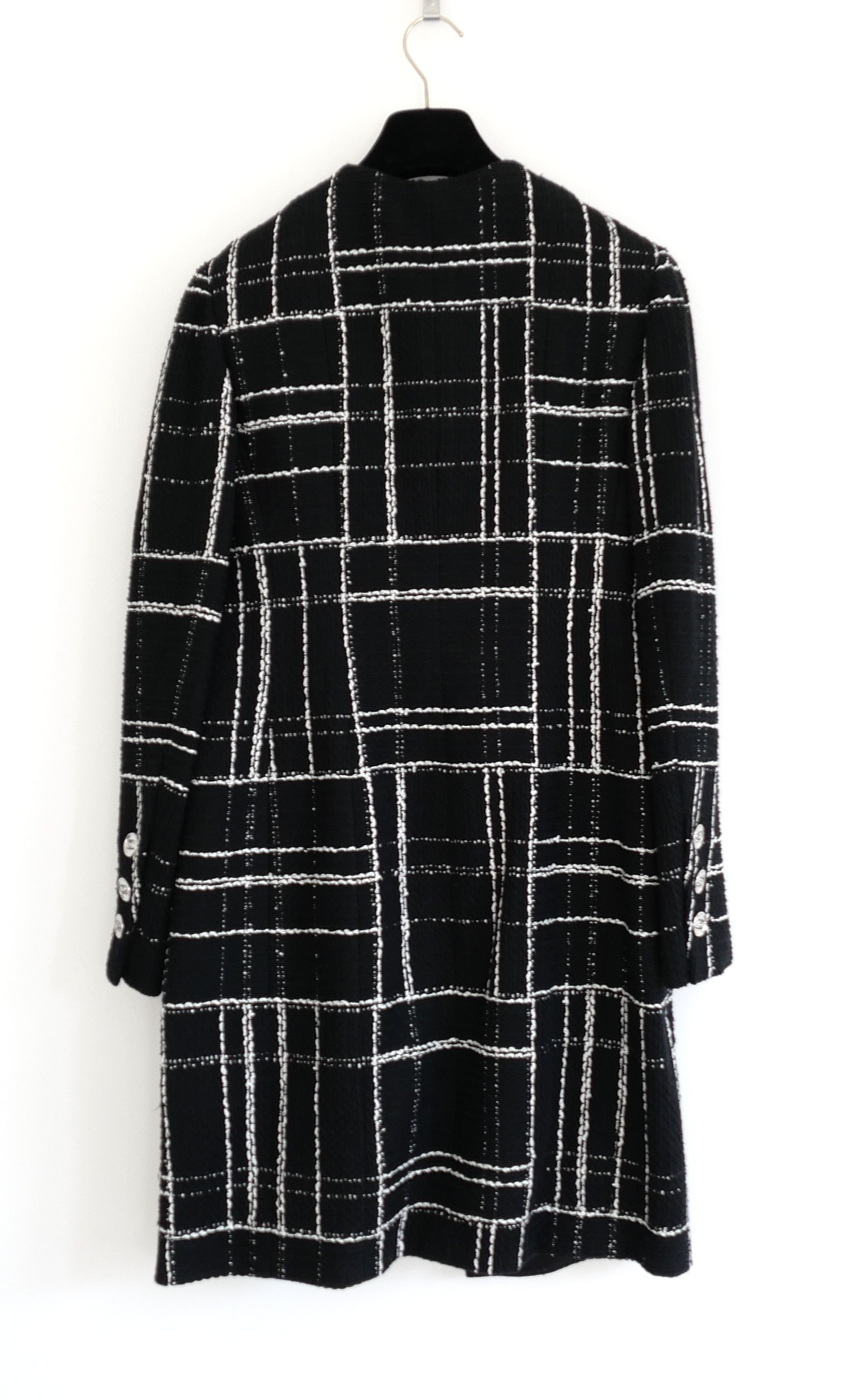 Chanel Chanel Pre-Fall 2023 23A Black & White Plaid Tweed Coat Size XS / US 0-2 / IT 36-38 - 5 Thumbnail