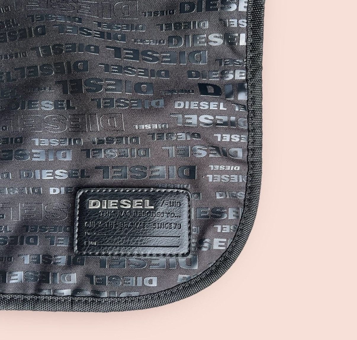 Diesel DIESEL SPELLS MONOGRAM LAPTOP PADDED CROSSBODY MESSENGER BAG Size ONE SIZE - 4 Thumbnail