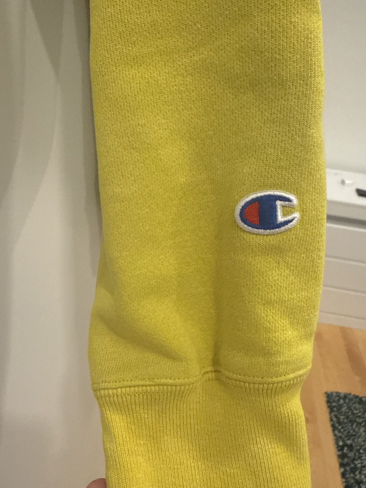 Champion Champion lime green pullover Size US XL / EU 56 / 4 - 1 Thumbnail