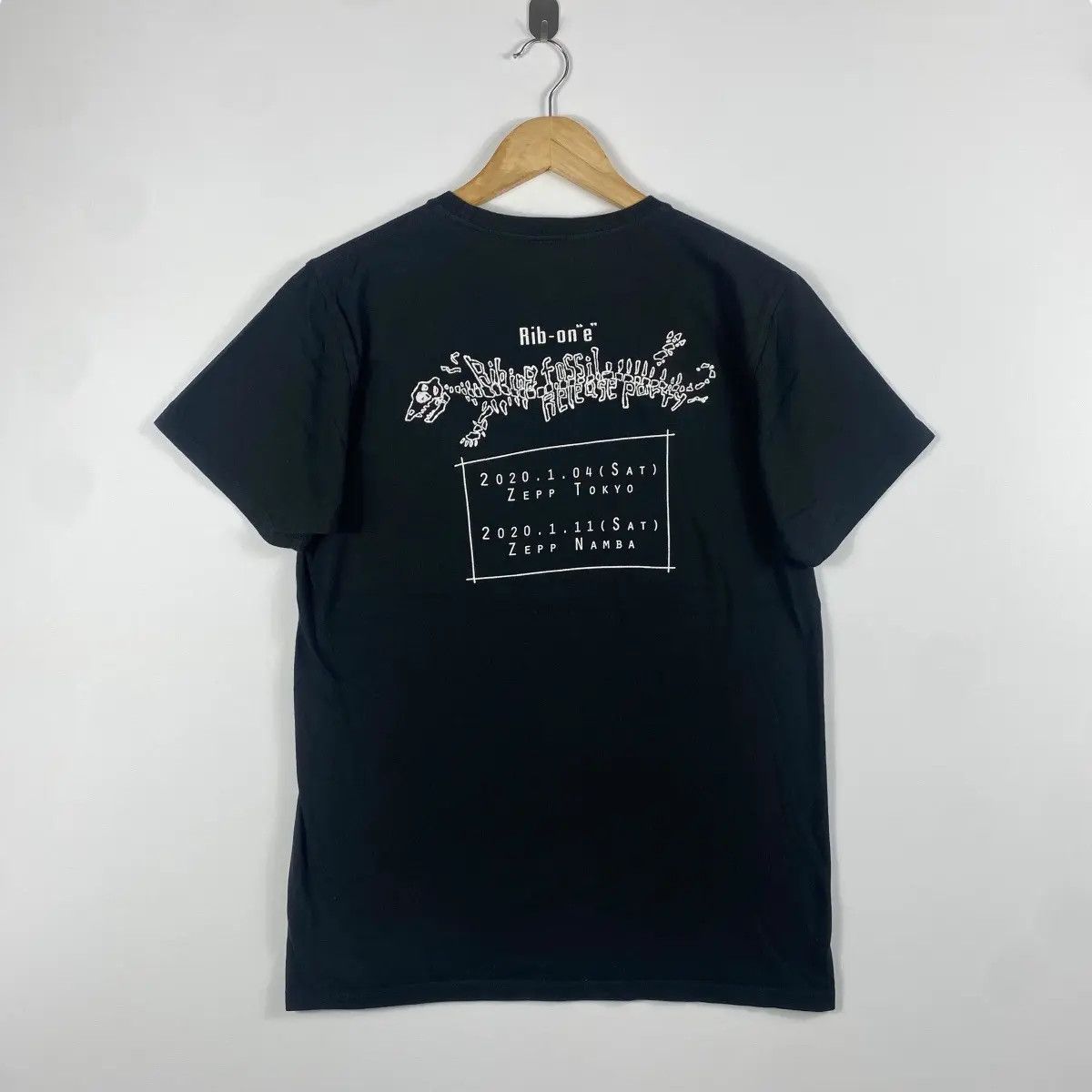 Band Tees Japanese Singer RIB Ribing Fossil Album Tour Tee Shirt Large Size US L / EU 52-54 / 3 - 4 Thumbnail