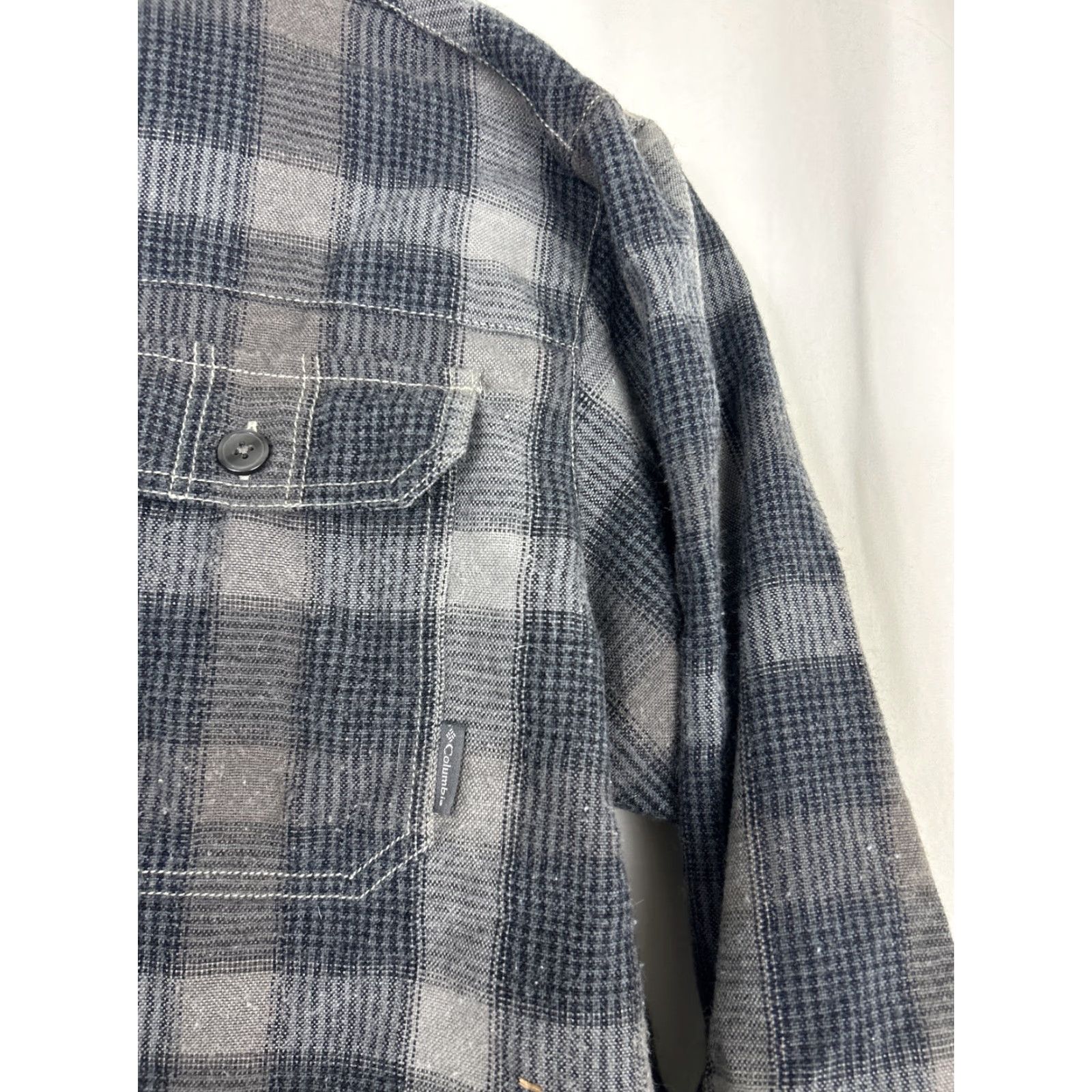 Vintage Columbia Shirt Mens Large Black Gray Plaid Flannel Button-Up Long Sleeve Size US L / EU 52-54 / 3 - 6 Thumbnail