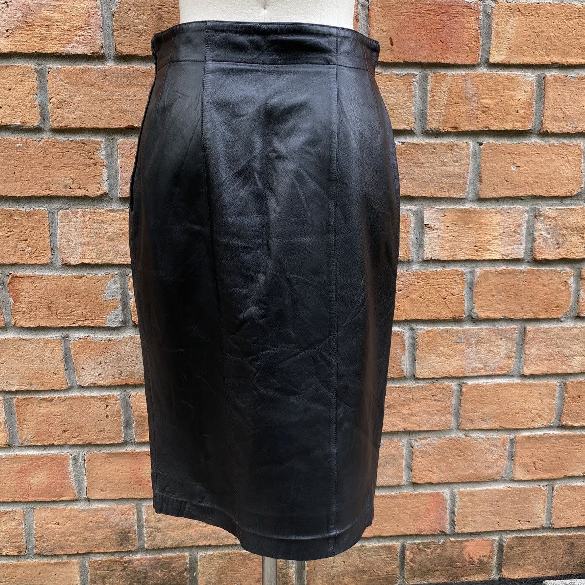 Loewe Loewe Black Leather Skirt with Side Zipper Size 30" / US 8 / IT 44 - 23 Thumbnail