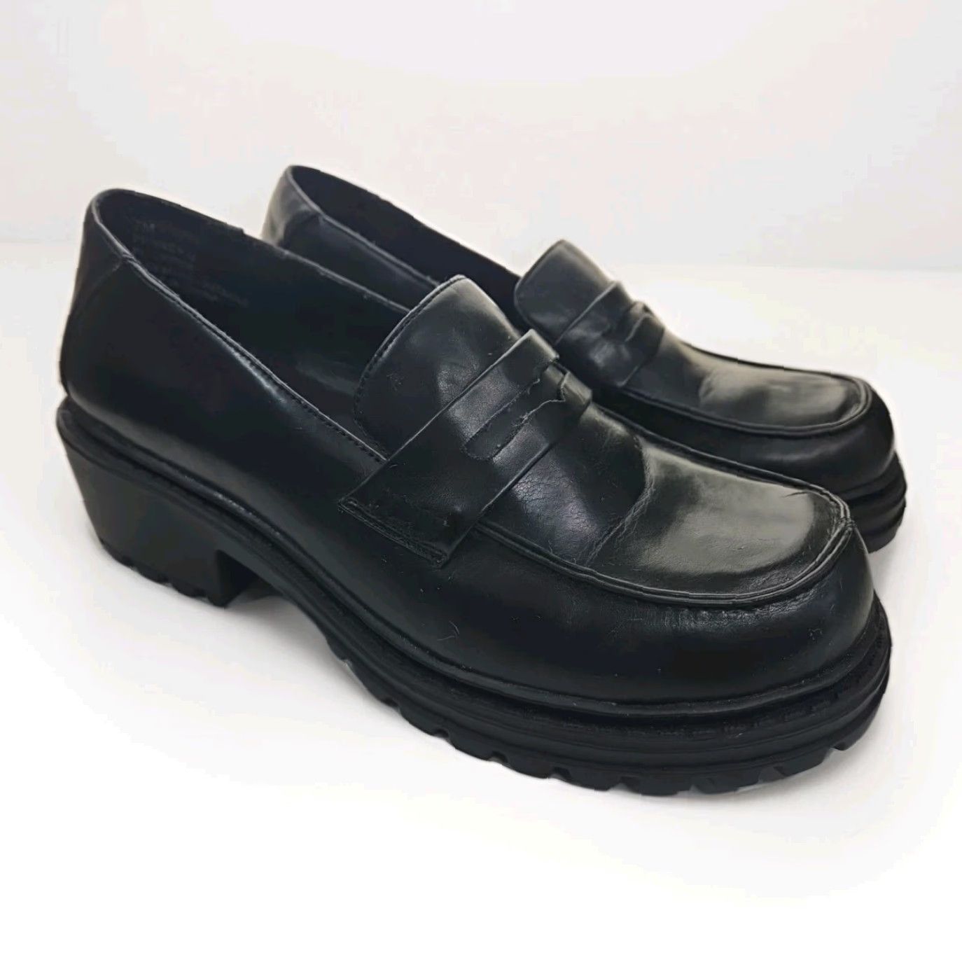 Vintage VINTAGE Unionbay Women Platform Heel Lug Oxford Penny Loafers Black 7M Y2K Chunky Block Heel 90s Punk Gothic Grunge Clubwear Festival Rock Shoes Size US 7 / IT 37 - 2 Thumbnail