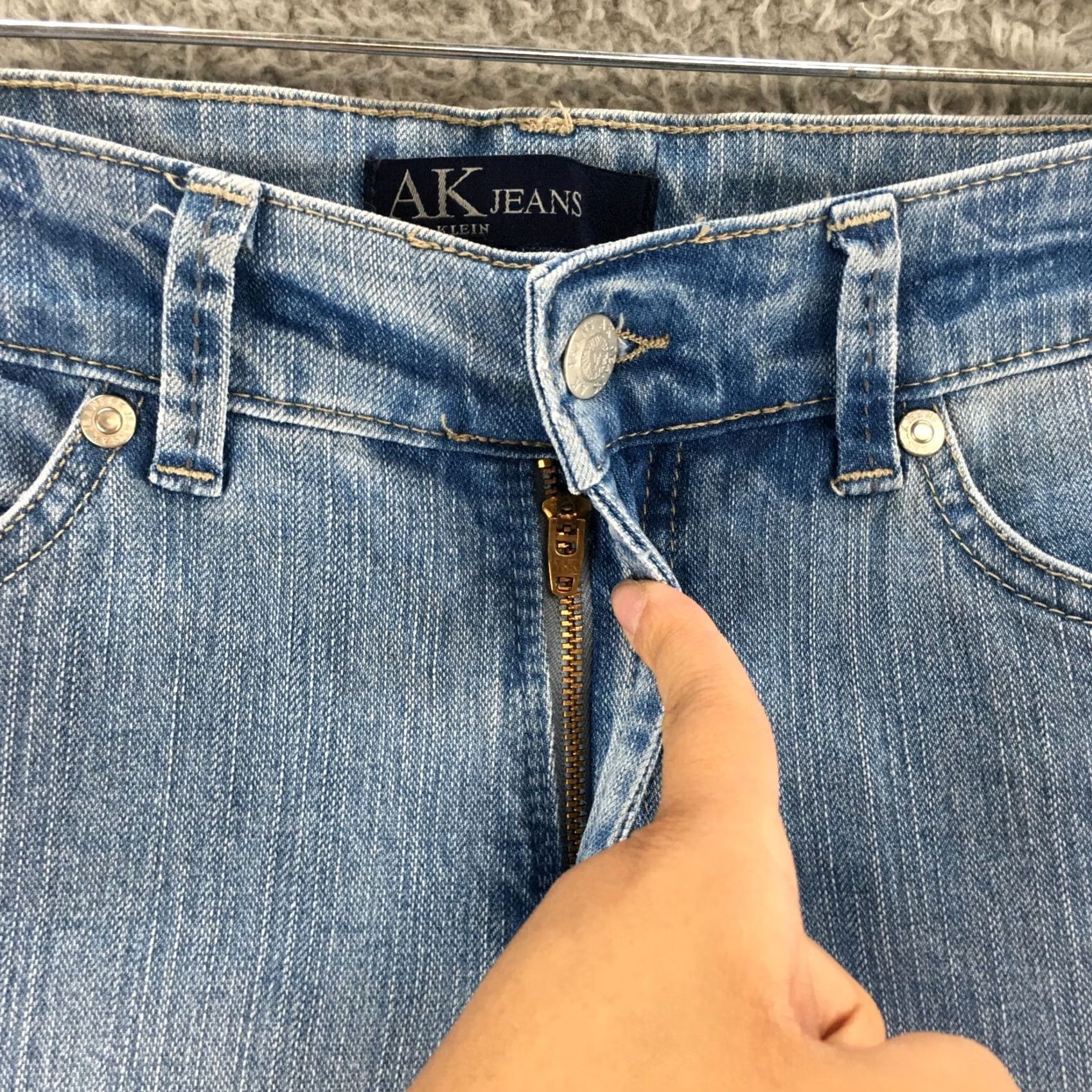 Anne Klein Anne Klein Jeans Womens 8 Blue Denim Light Wash Cropped 5 Pocket Zip Fly Regular Fit Shirt/Hoodie/Jeans (adjusted as Jeans) Size 30" / US 8 / IT 44 - 4 Thumbnail