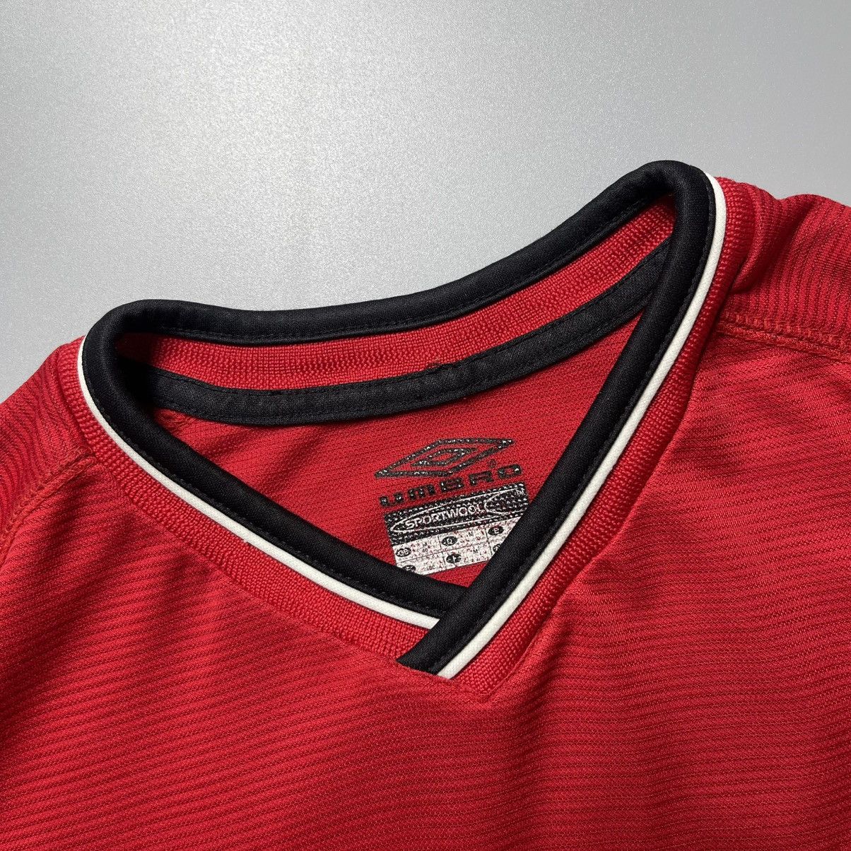 Vintage MAN UNITED UMBRO 2000/2001 FOOTBALL HOME JERSEY #7 BECKHAM Size US M / EU 48-50 / 2 - 8 Thumbnail