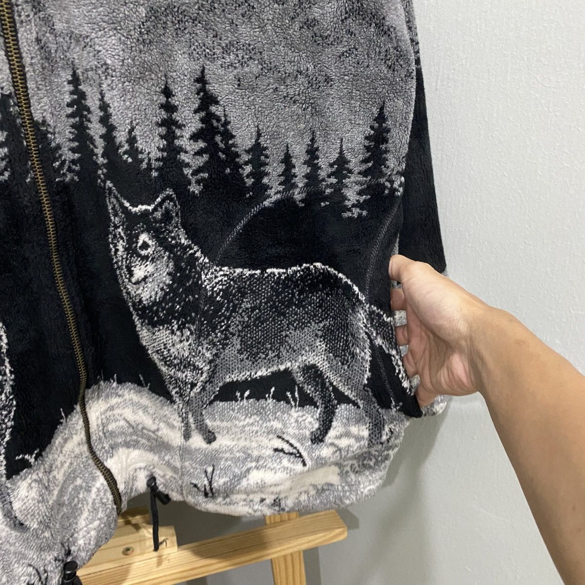 Vintage Vintage EzzeWear Wolf Full Print Fleece Jacket Gorpcore Grey Size US M / EU 48-50 / 2 - 7 Thumbnail