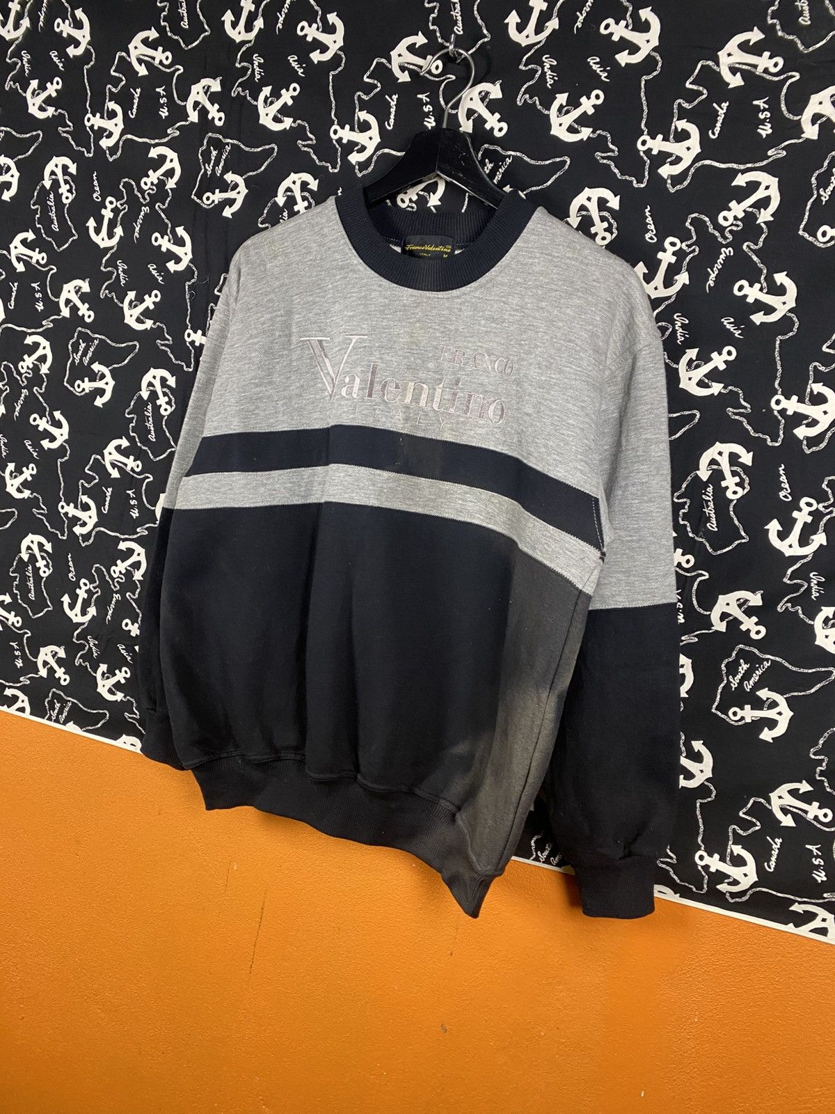 Japanese Brand Vintage Franco Valentino Italy Two-Tone Crewneck Sweatshirt Size US M / EU 48-50 / 2 - 4 Thumbnail
