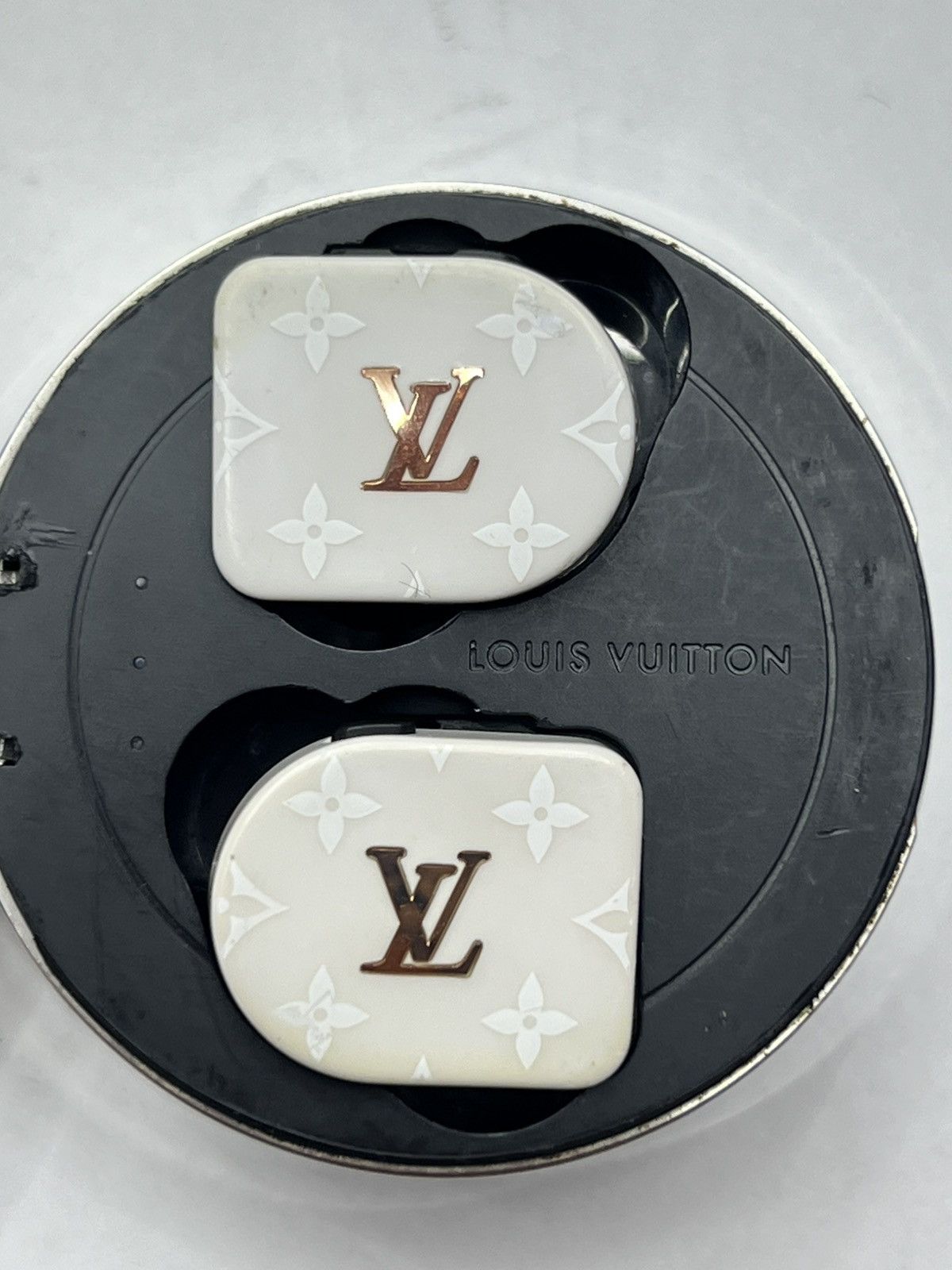 Louis Vuitton Louis Vuitton Earphones Size ONE SIZE - 6 Thumbnail
