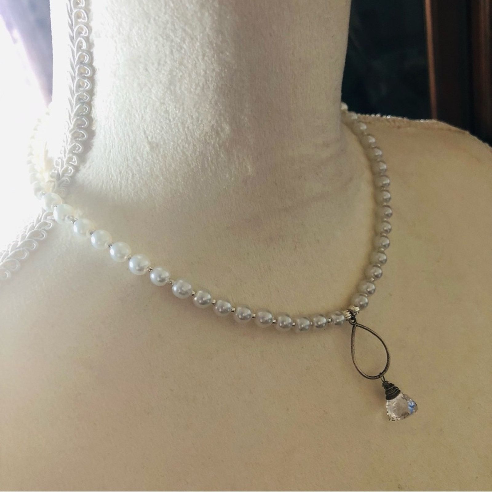 Handmade Handcrafted repurpose triangle facet crystal Pearl necklace Size ONE SIZE - 3 Thumbnail