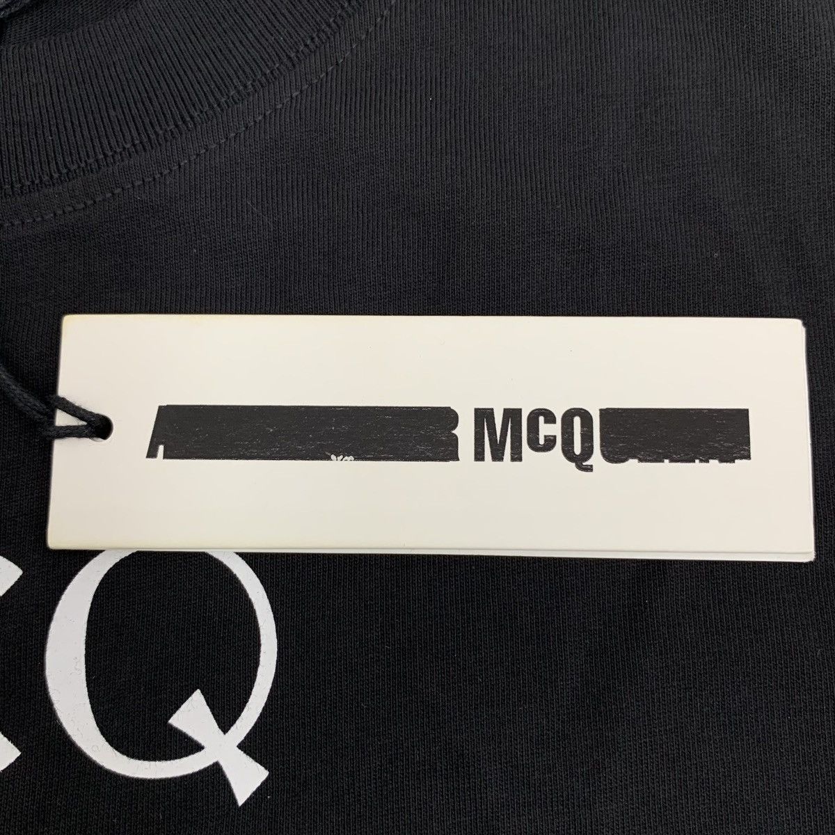 Alexander McQueen Alexander McQueen Black Logo Print T-shirt K26WX Size US S / EU 44-46 / 1 - 6 Thumbnail