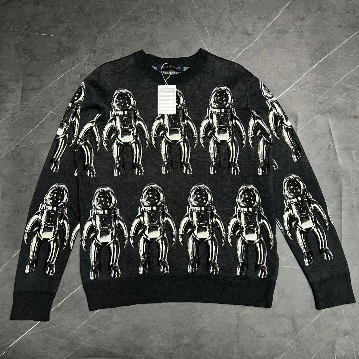 Louis Vuitton Louis Vuitton LV Astronaut Knit Sweater Size M / US 6-8 / IT 42-44 - 1 Thumbnail