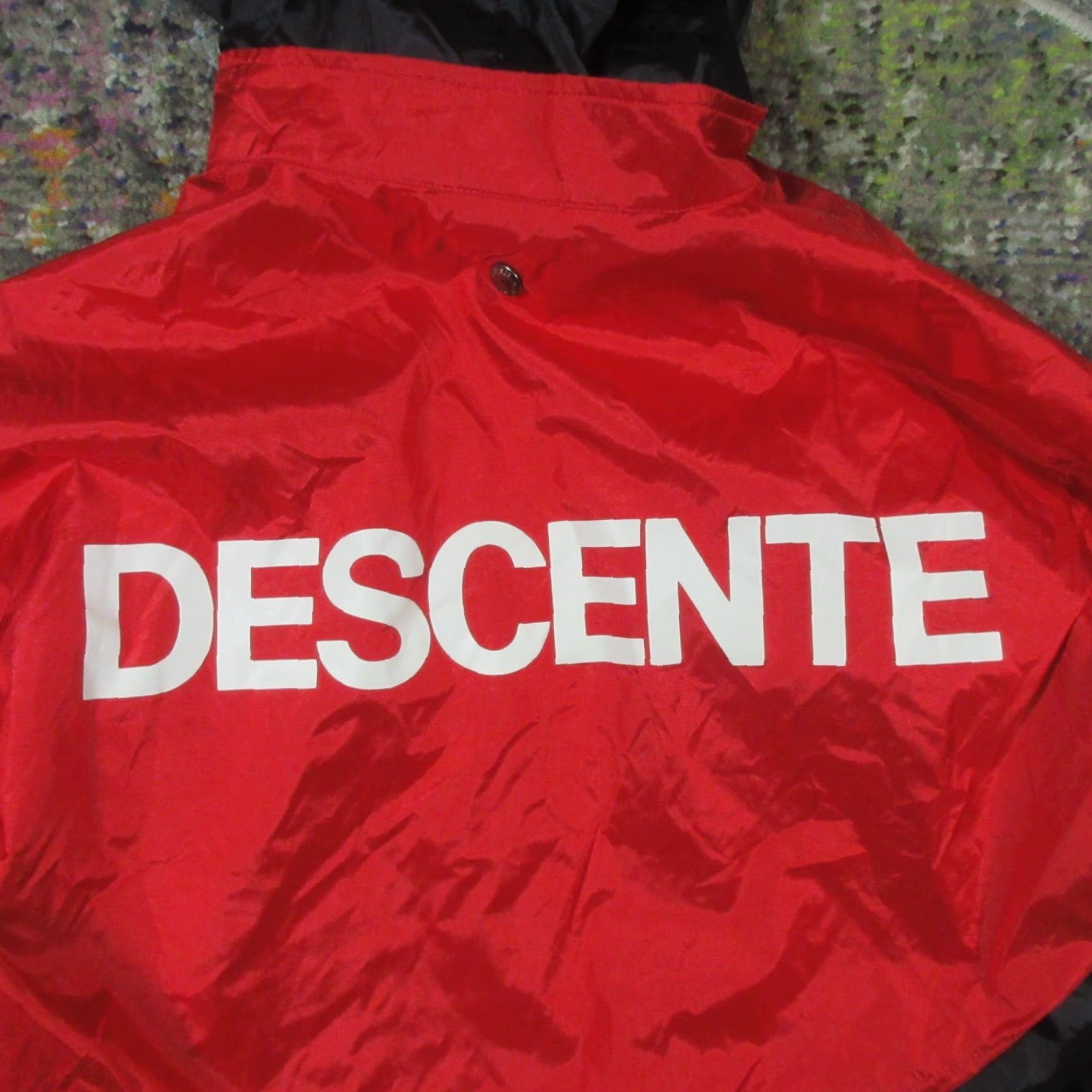 Vintage VINTAGE Descente Vest Mens L Red Lightweight Hooded Zip Off Sleeves 90s Japan Ski Windbreaker Modern Functionality Size US L / EU 52-54 / 3 - 5 Thumbnail