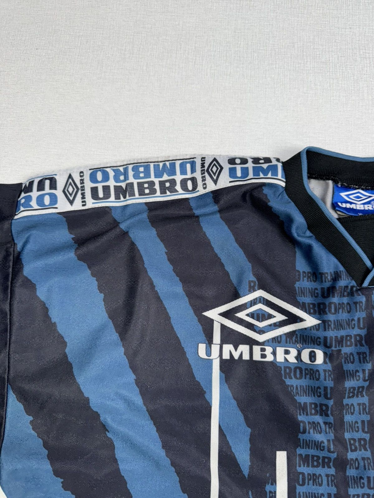 Umbro × Vintage Men’s Vintage Umbro Retro Training Polyester T-Shirt size XL Size US XL / EU 56 / 4 - 3 Thumbnail