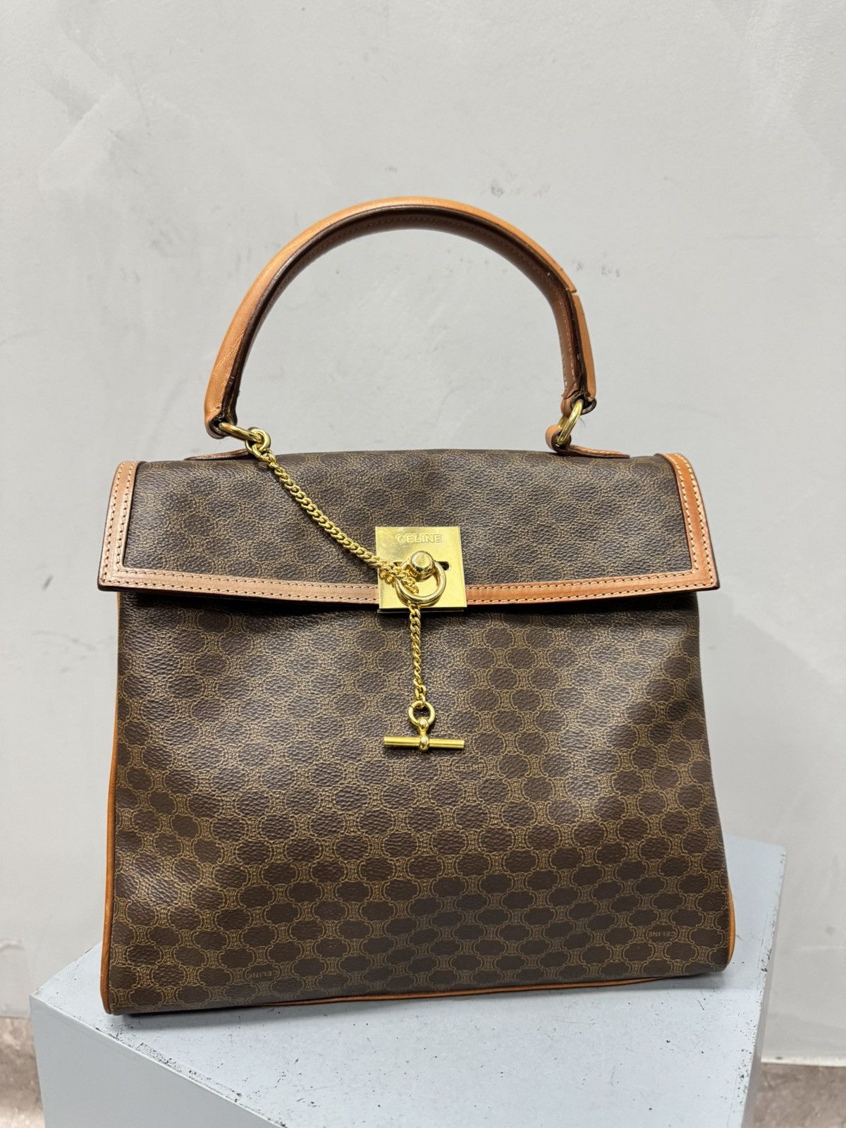 Celine Monogram Celine Leather hand bag luxury Size ONE SIZE - 1 Thumbnail