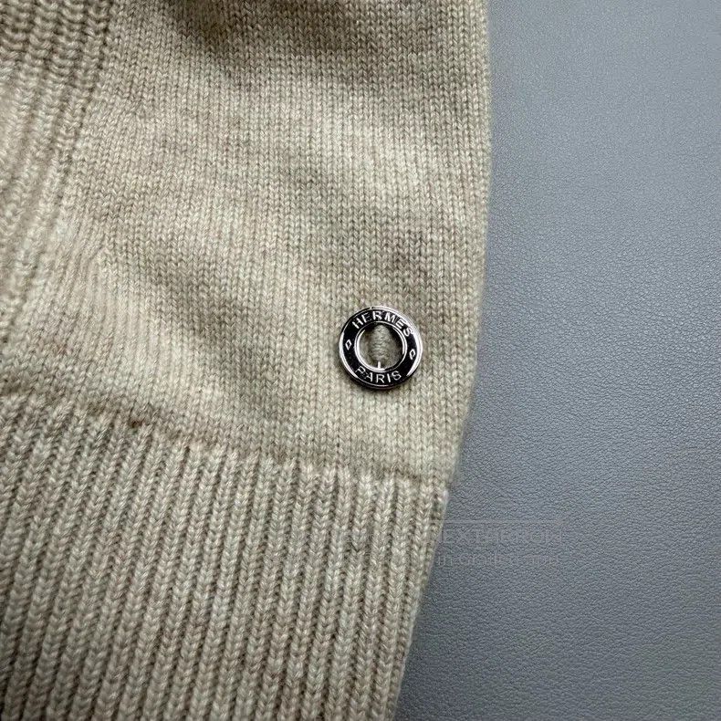 Hermes Hermes Oatmeal color metallic logo cashmere short-sleeved Size XS / US 0-2 / IT 36-38 - 7 Thumbnail