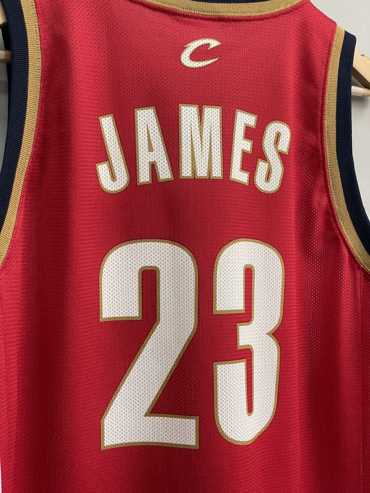 Champion Rare 90s LeBron james Champion jersey hype Size US L / EU 52-54 / 3 - 9 Thumbnail