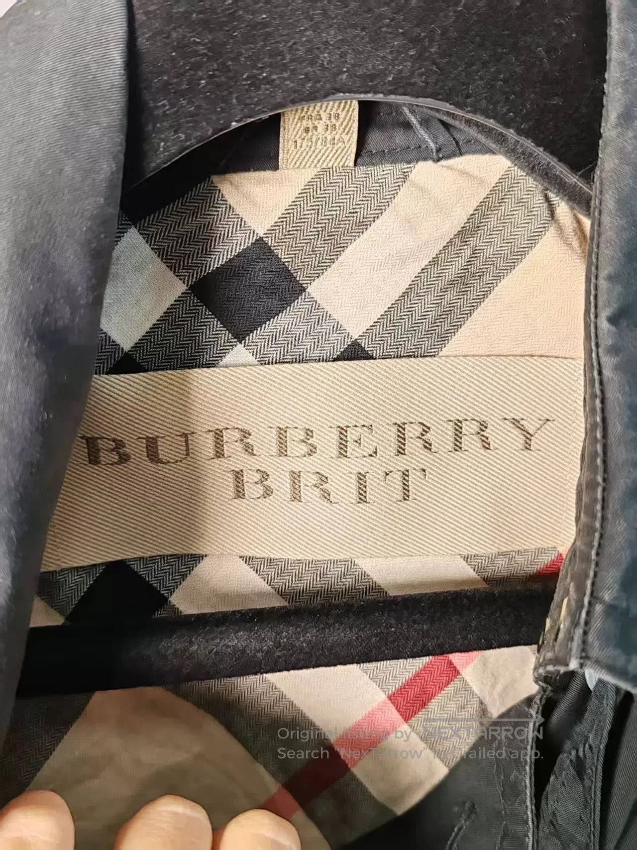 Burberry Burberry Coat with Classic Check Lining. Size US M / EU 48-50 / 2 - 4 Thumbnail