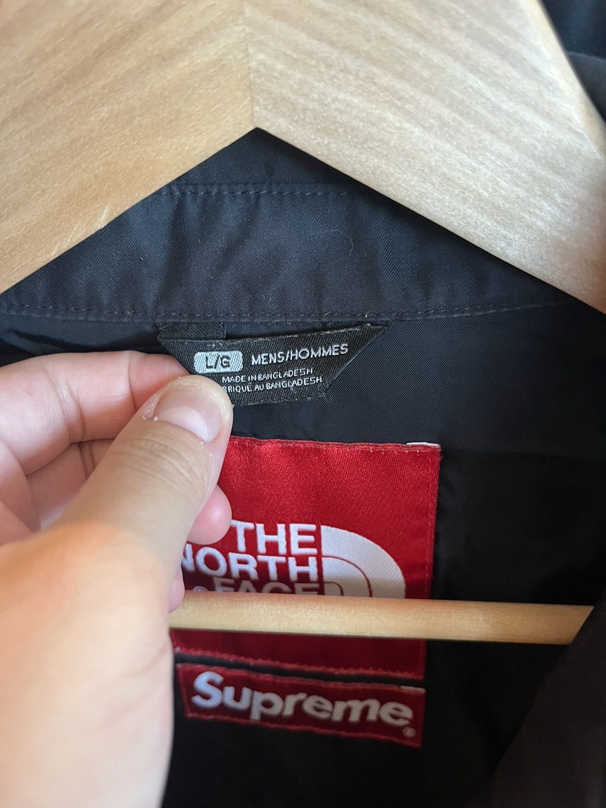 Supreme × The North Face Supreme x TNF World Flags Black SS14 Expedition Jacket Size US L / EU 52-54 / 3 - 5 Thumbnail