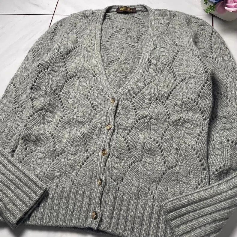 Loro Piana Loro Piana Cashmere knitted cardigan Size M / US 6-8 / IT 42-44 - 4 Thumbnail
