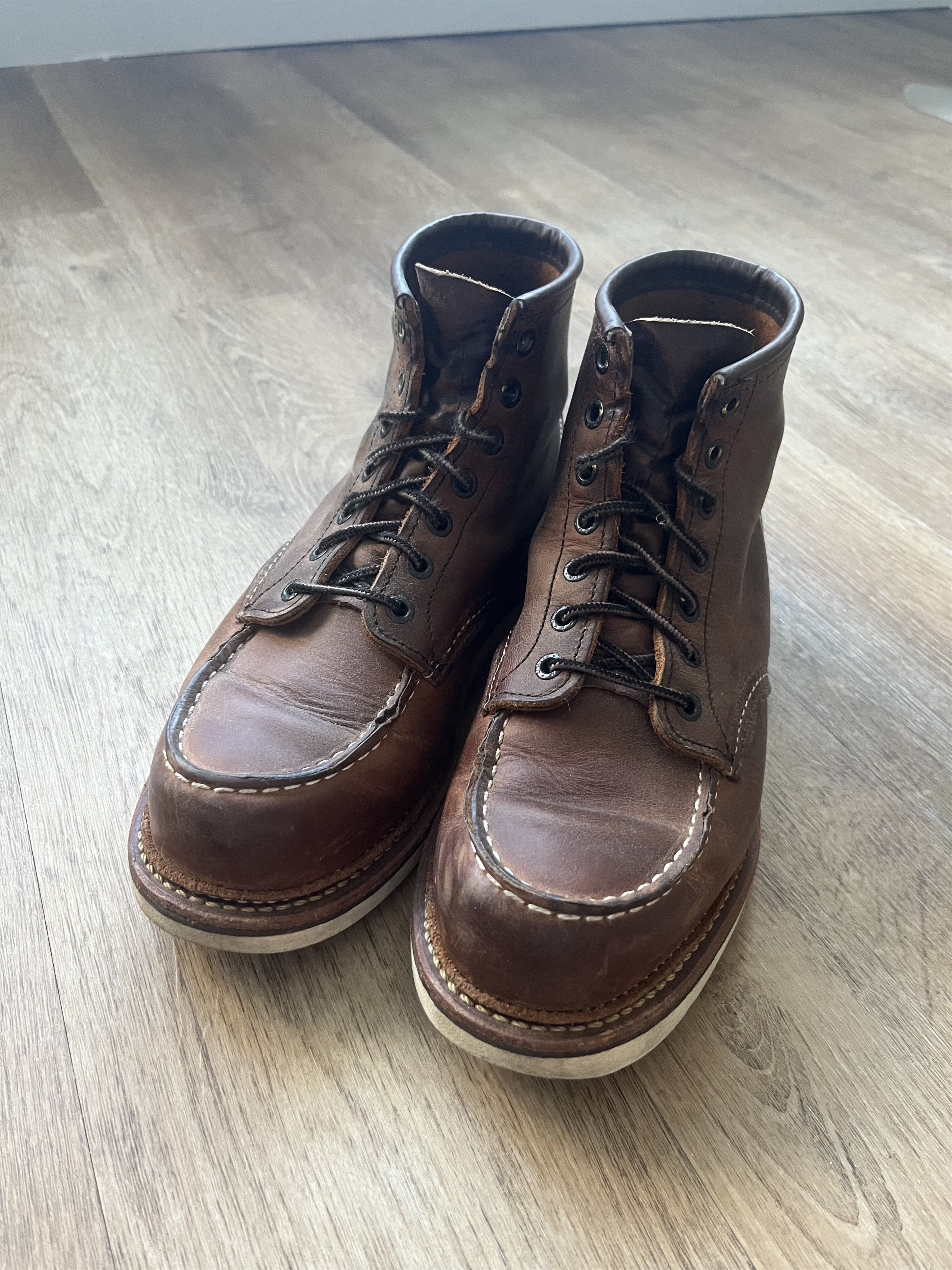Red Wing Classic Moc 1907 Size US 7.5 / EU 40-41 - 1 Thumbnail